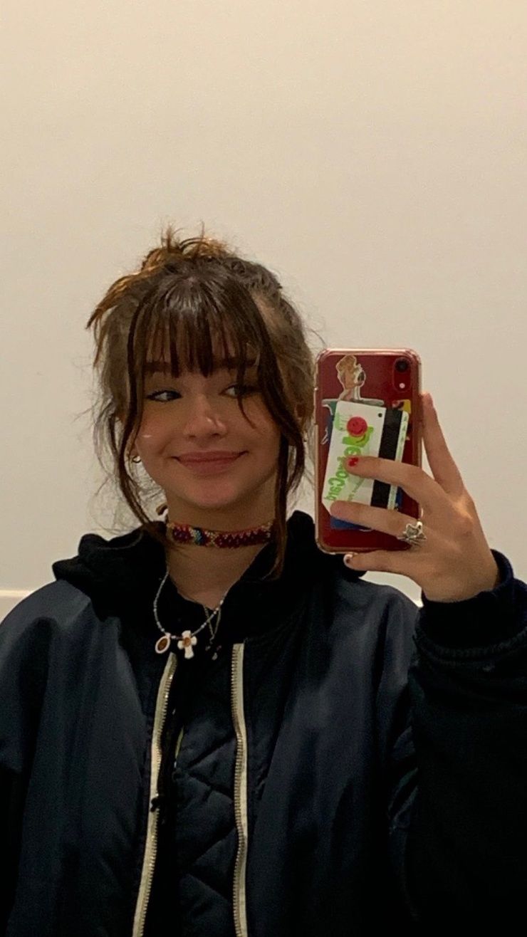 740x1316 Picture of Malina Weissman