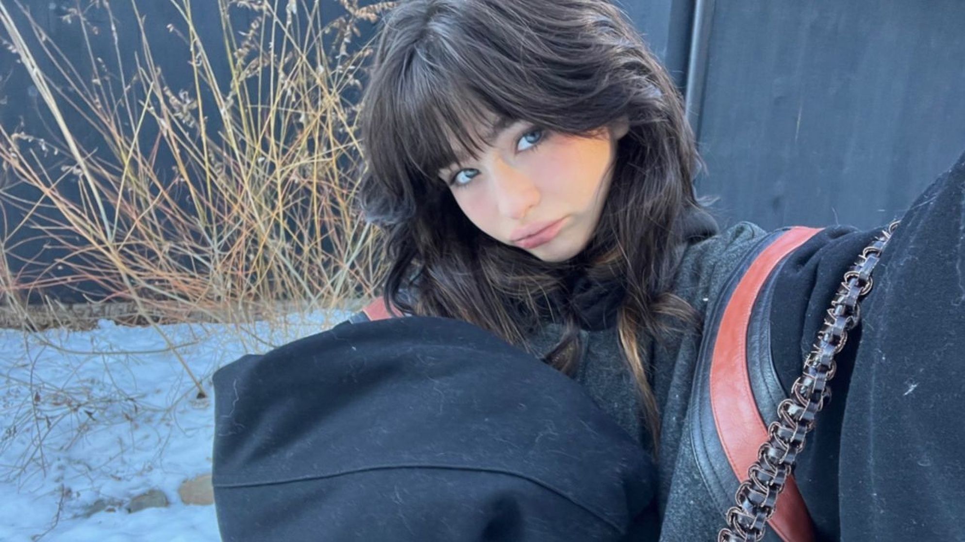1988x1118 Malina Weissman picture