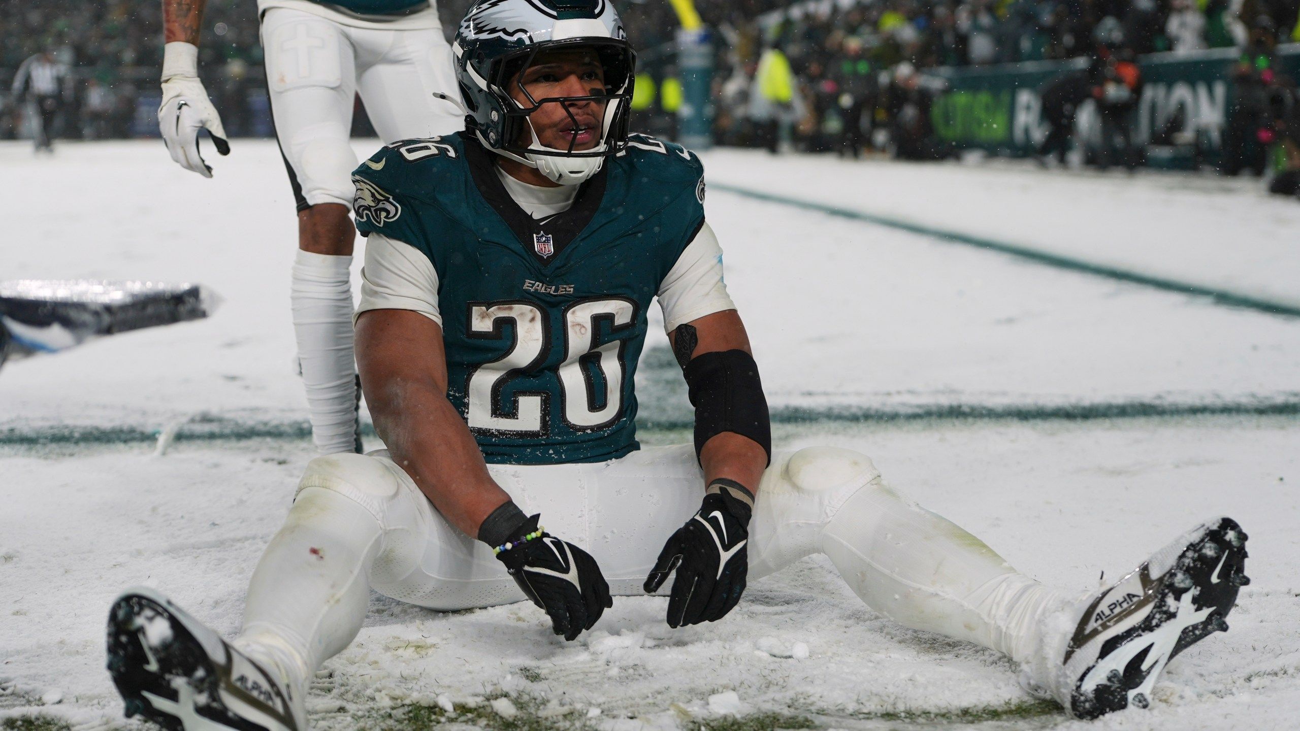 2560x1440 Barkley Runs For 78 And 62 Yard TDs In The Snow And Eagles Top Rams 28 22 To Head To NFC Title Game