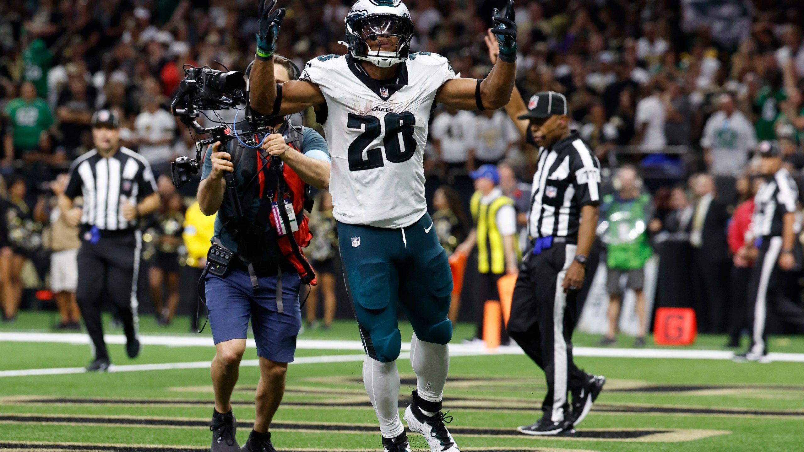 2560x1440 Saquon Barkley's 2 Fourth Quarter TDs Lift Eagles Over Saints In A Defensive 15 12 Thriller