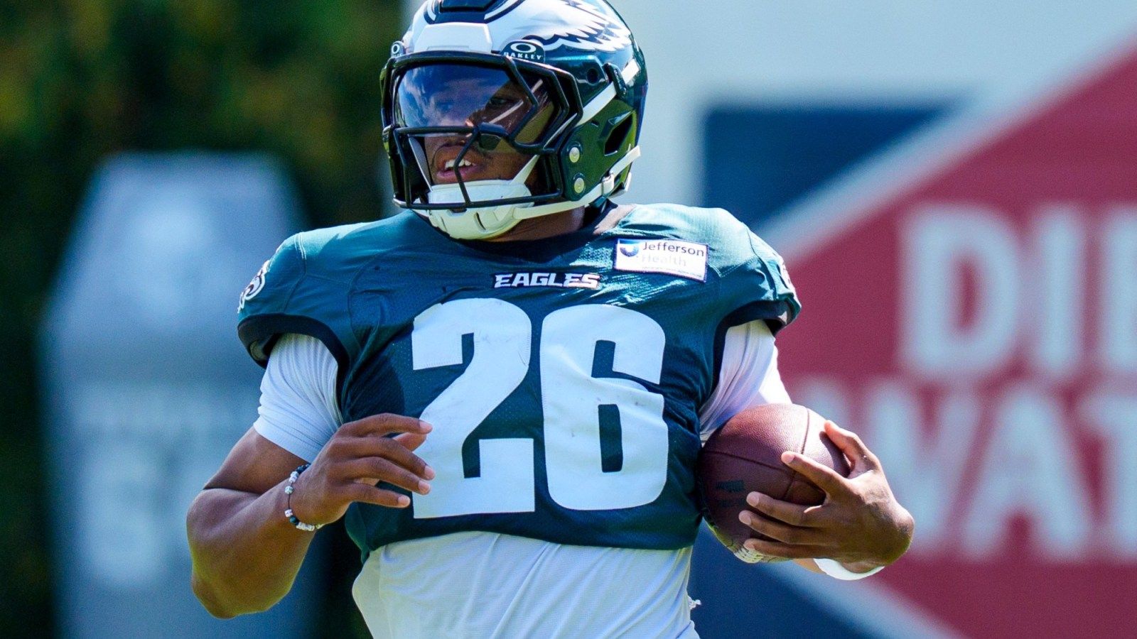 1600x900 Eagles: Saquon Barkley was inspired by how another great running back carried himself