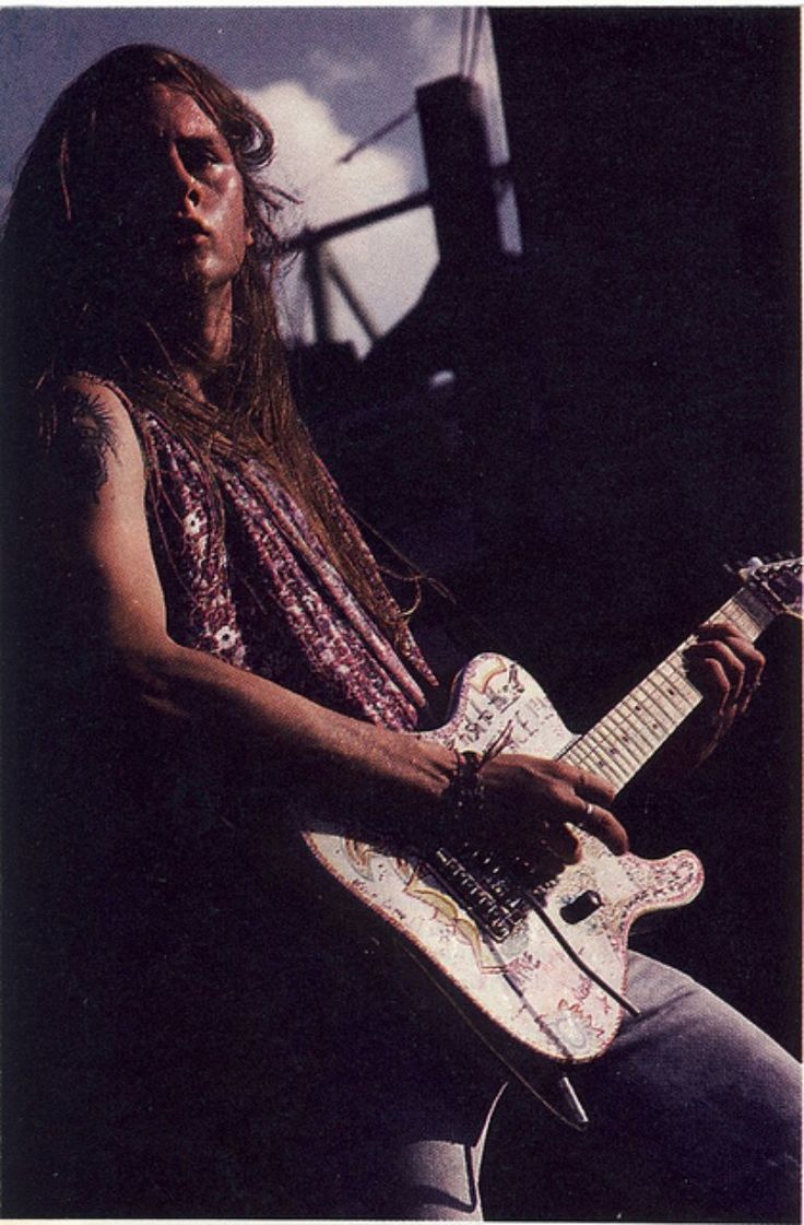 736x1121 Jerry Cantrell Photo (45 of 111)