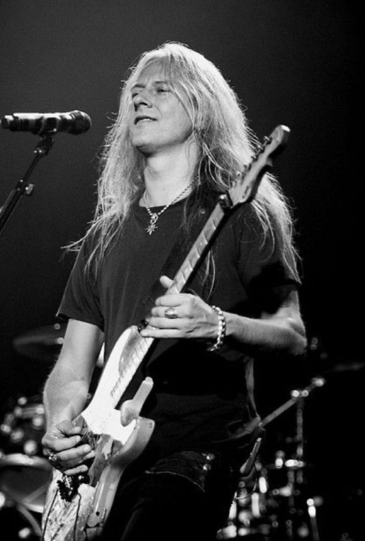 736x1091 Jerry cantrell 90s. Jerry cantrell wallpaper, Jerry cantrell birthday, Jerry a