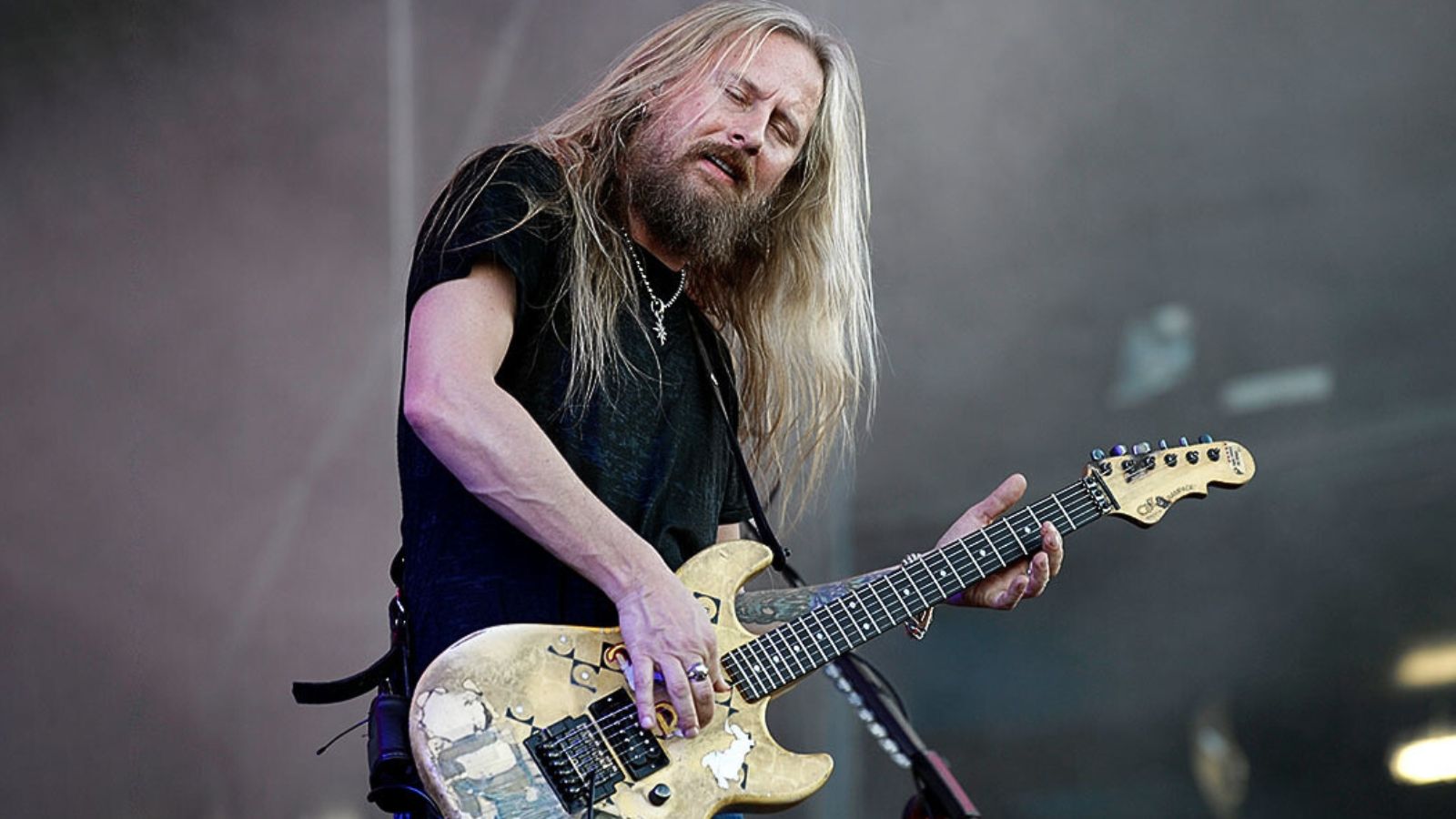 1600x900 Are You Kidding Me?!' Jerry Cantrell Recalls Classic Alice in Chains Riff That He Didn't Want to Use 'Are You Kidding Me?!' Jerry Cantrell Recalls Classic Alice in Chains Riff That He