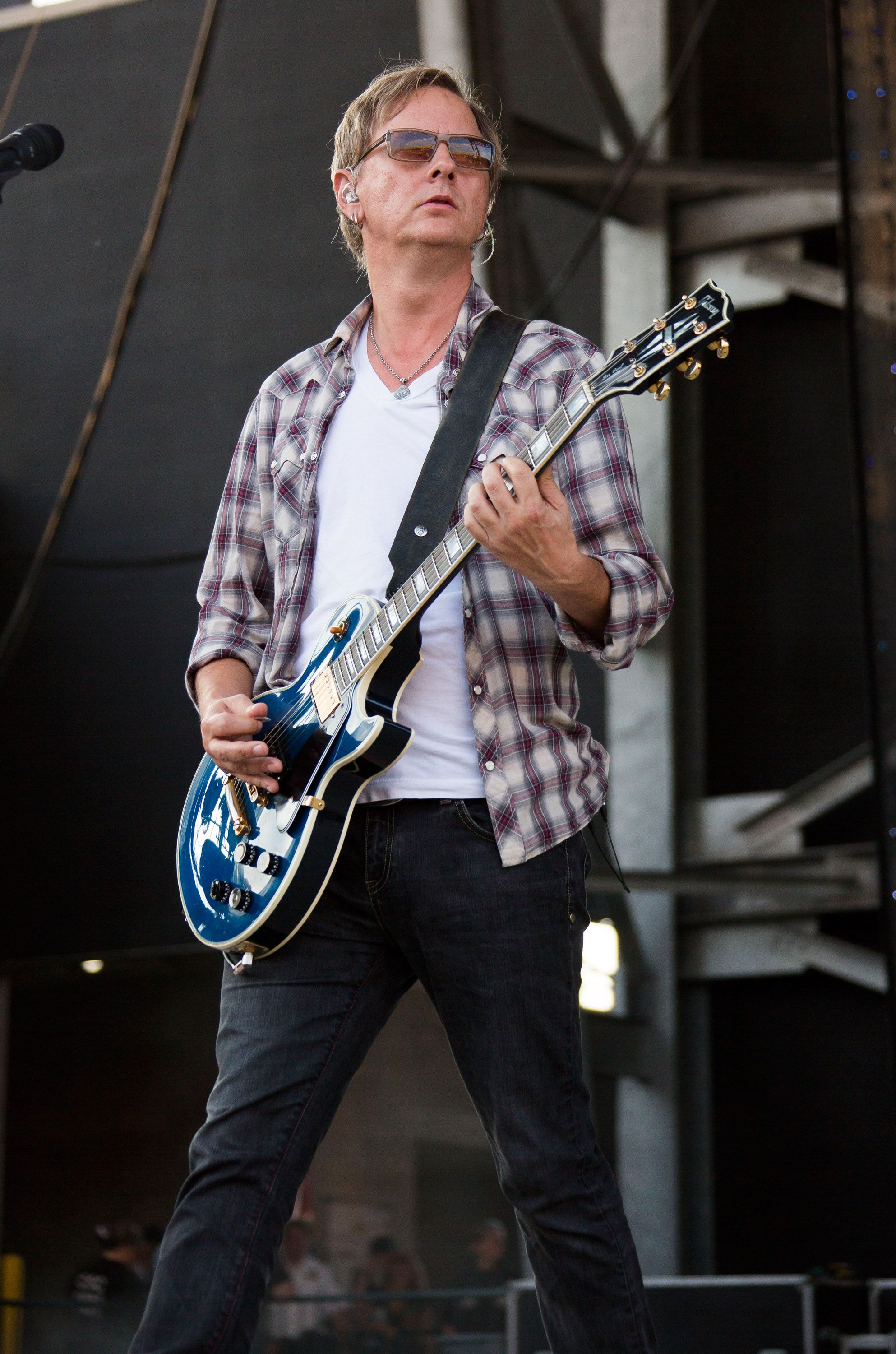 1986x3000 Jerry Cantrell Wallpaper