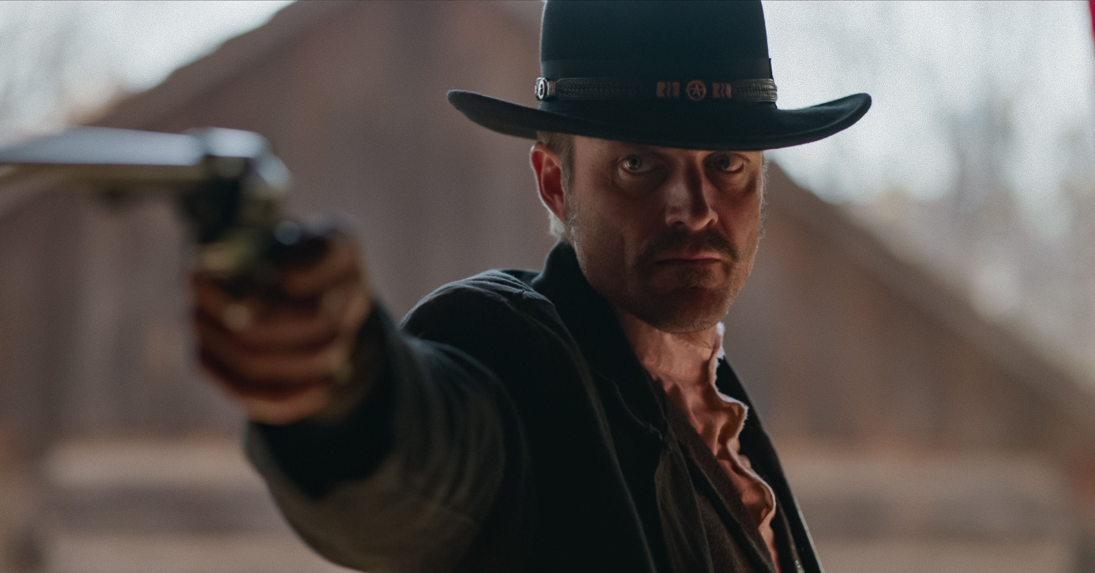3840x2010 Wyatt Earp and the Cowboy War review: Netflix docuseries takes aim