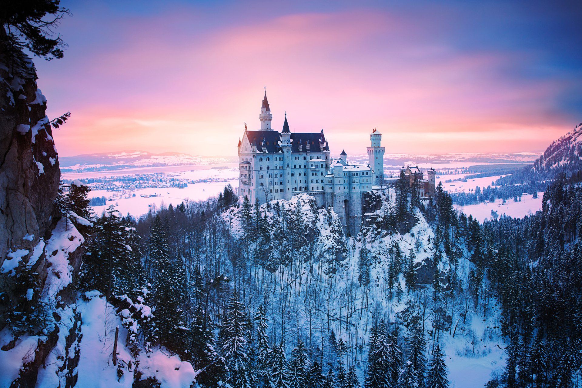 1920x1280 Neuschwanstein Castle: Winter Sunset HD Wallpaper in Bavaria Forest by İlhan Eroglux1365