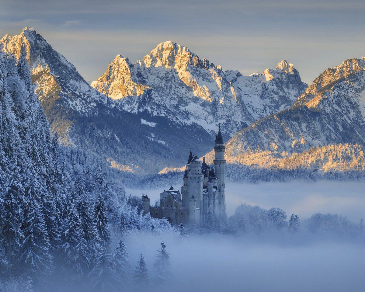 1200x960 Winter Fairytale Have nice holidays with my favorite capture of Neuschwanstein. Bavaria, Germany #landscapephotography #landschaftsfotografie #fog