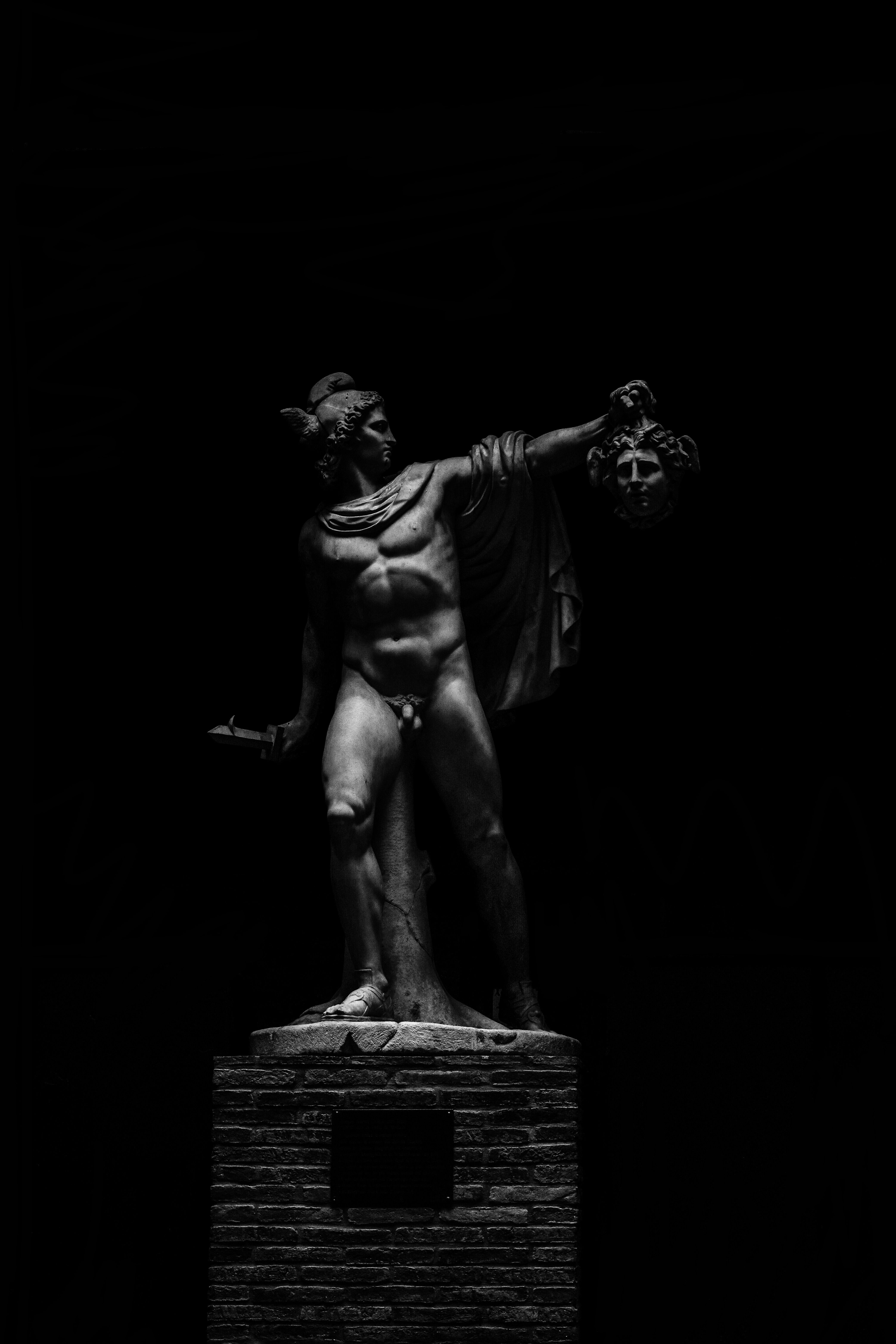 4160x6240 Grayscale Photo of a Statue · Free