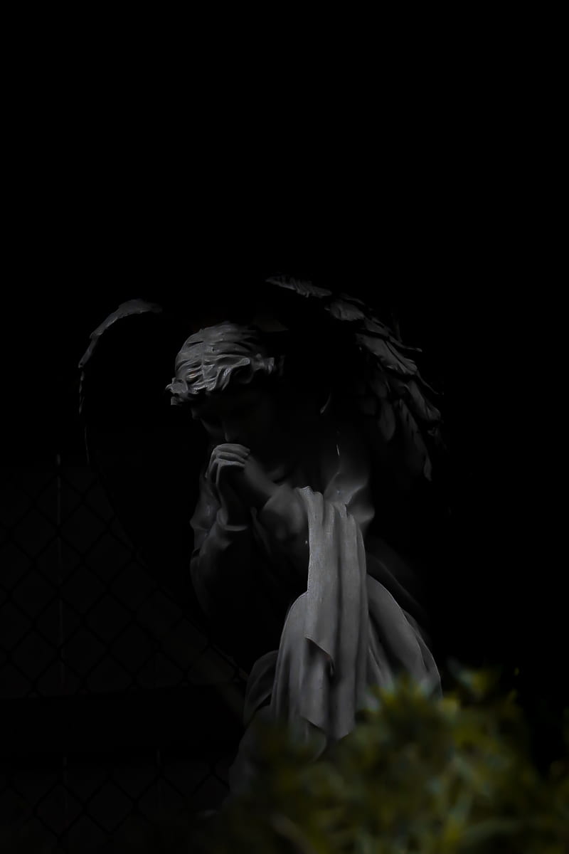 800x1200 PayXdark, angle, dark, darkness, pray, statue, HD phone wallpaper