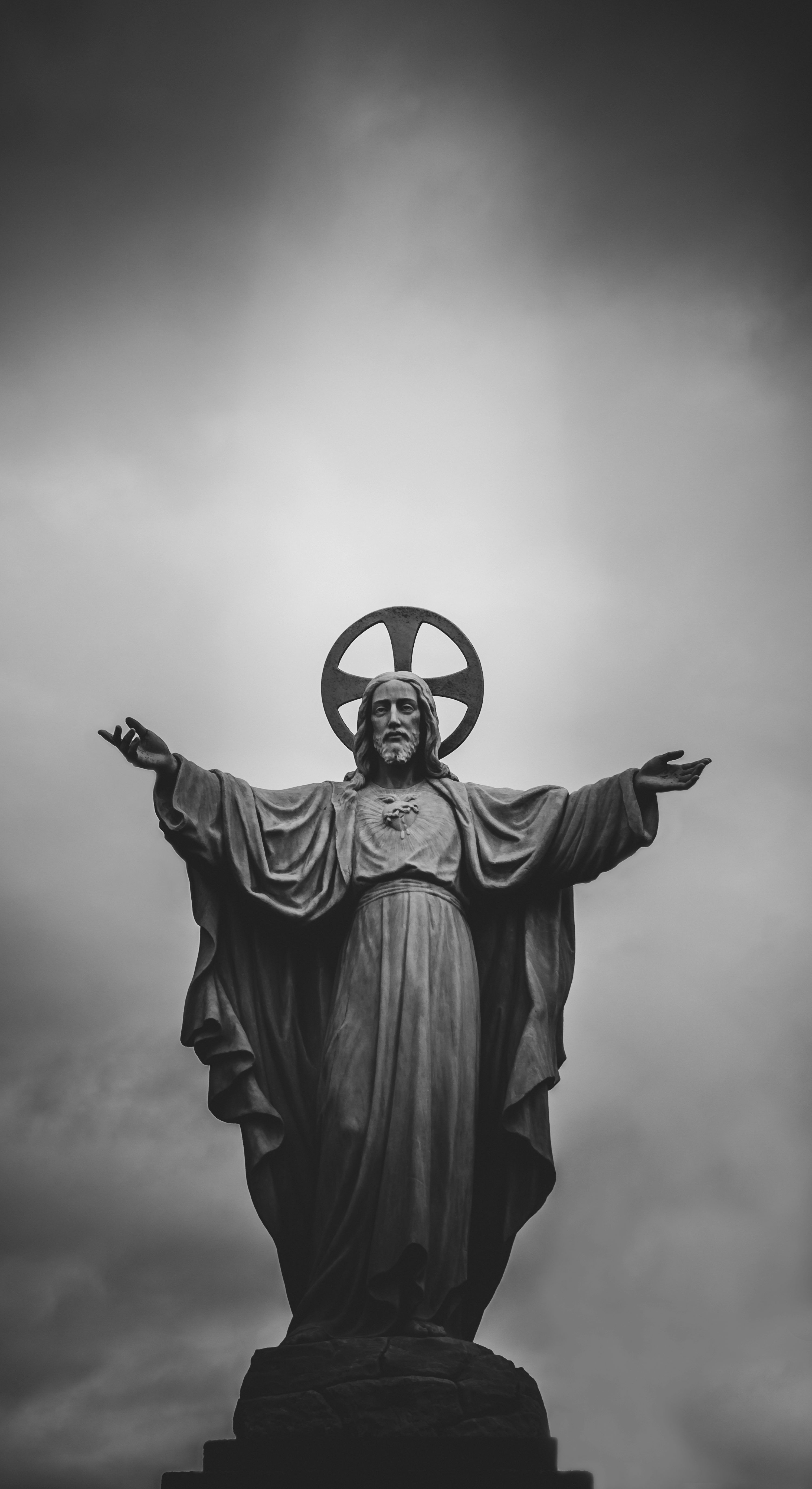 3000x5501 Grayscale photograph of Jesus Christ statue photo