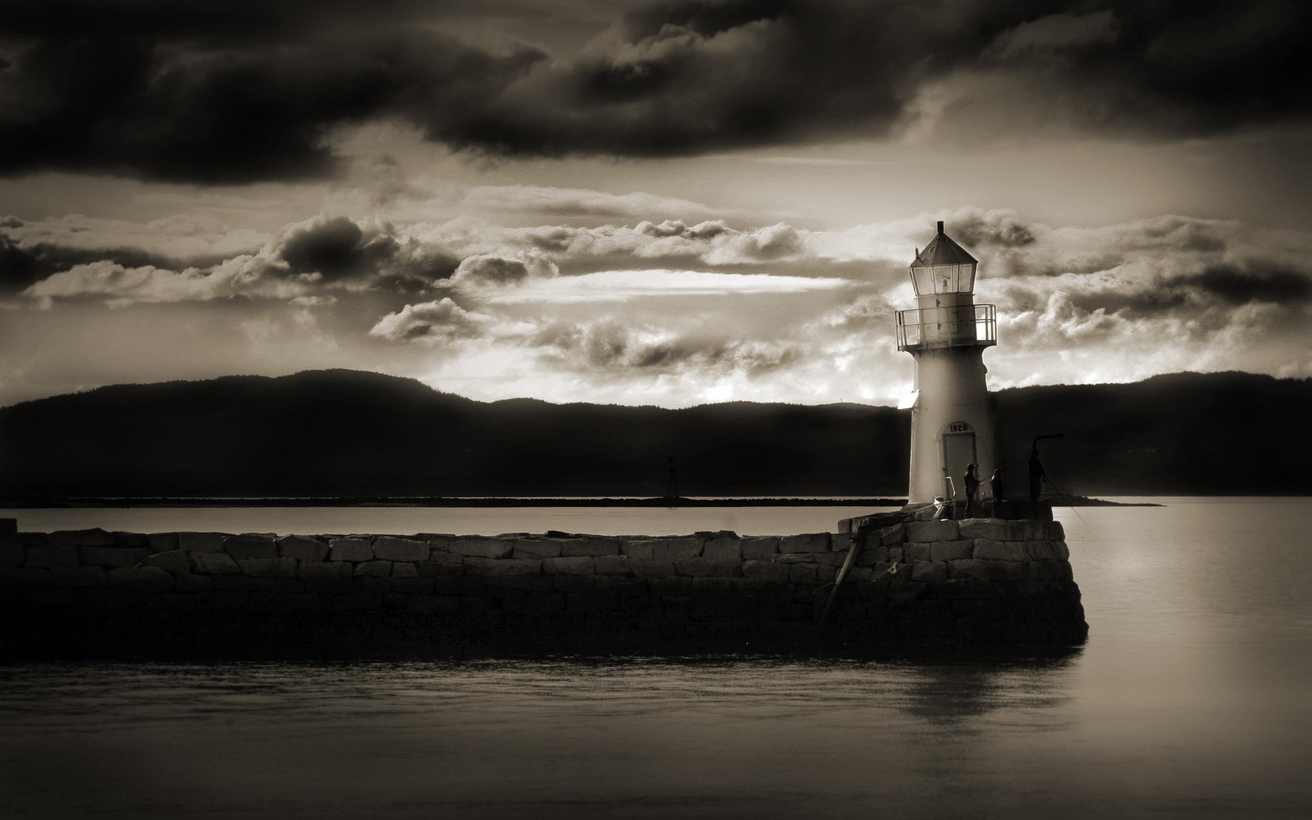 2560x1600 Dark Day [2560x1600]