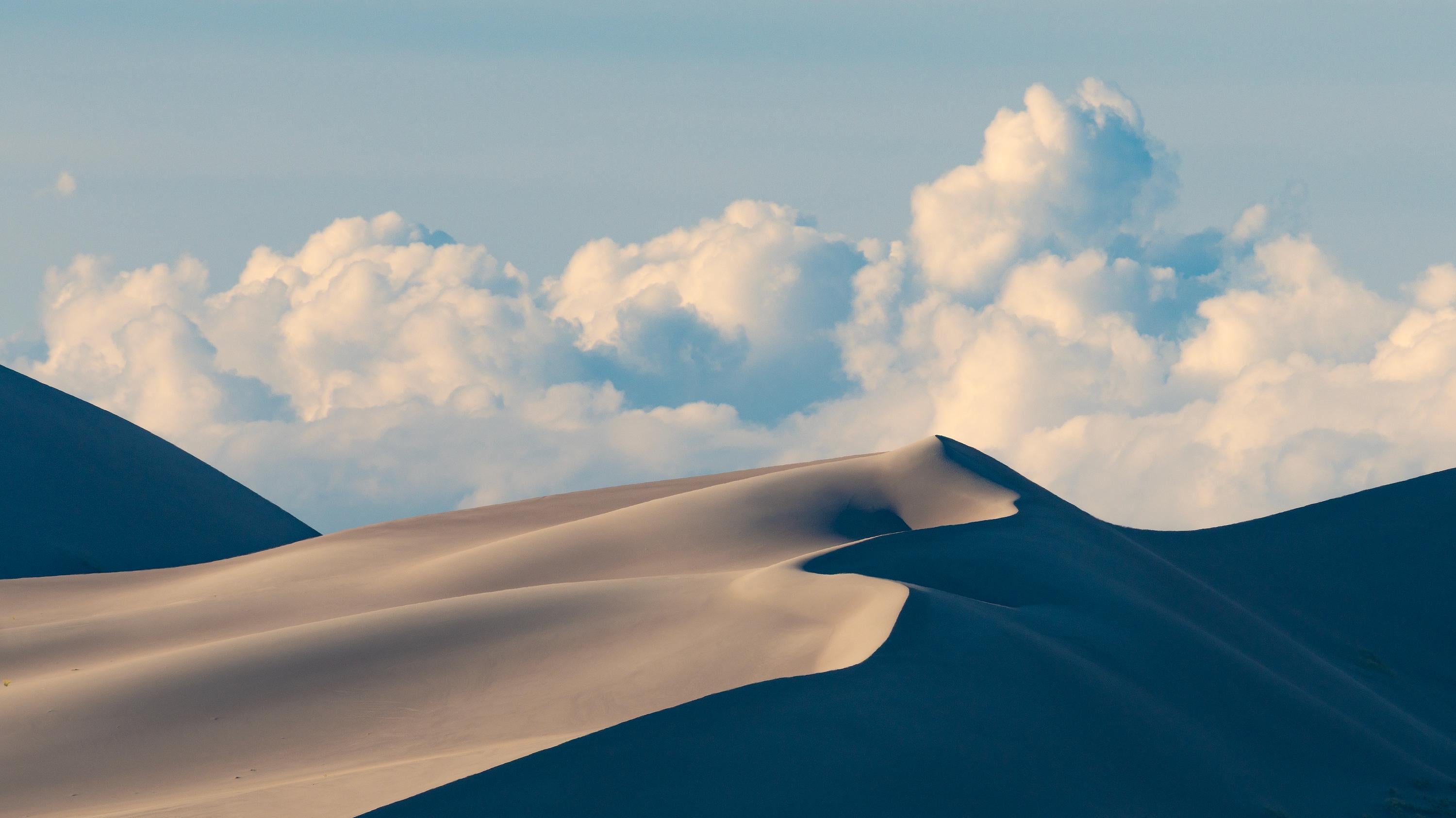 3000x1687 Dunes in Shadow Sand Dunes National Park