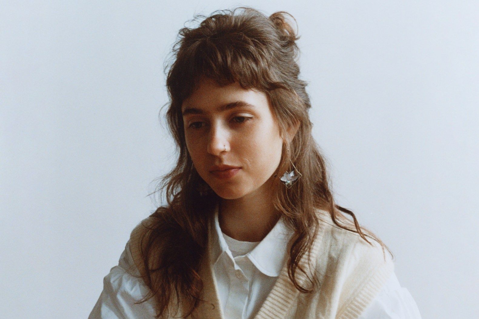 1581x1054 Clairo Breaks Down Every Track on 'Charm'