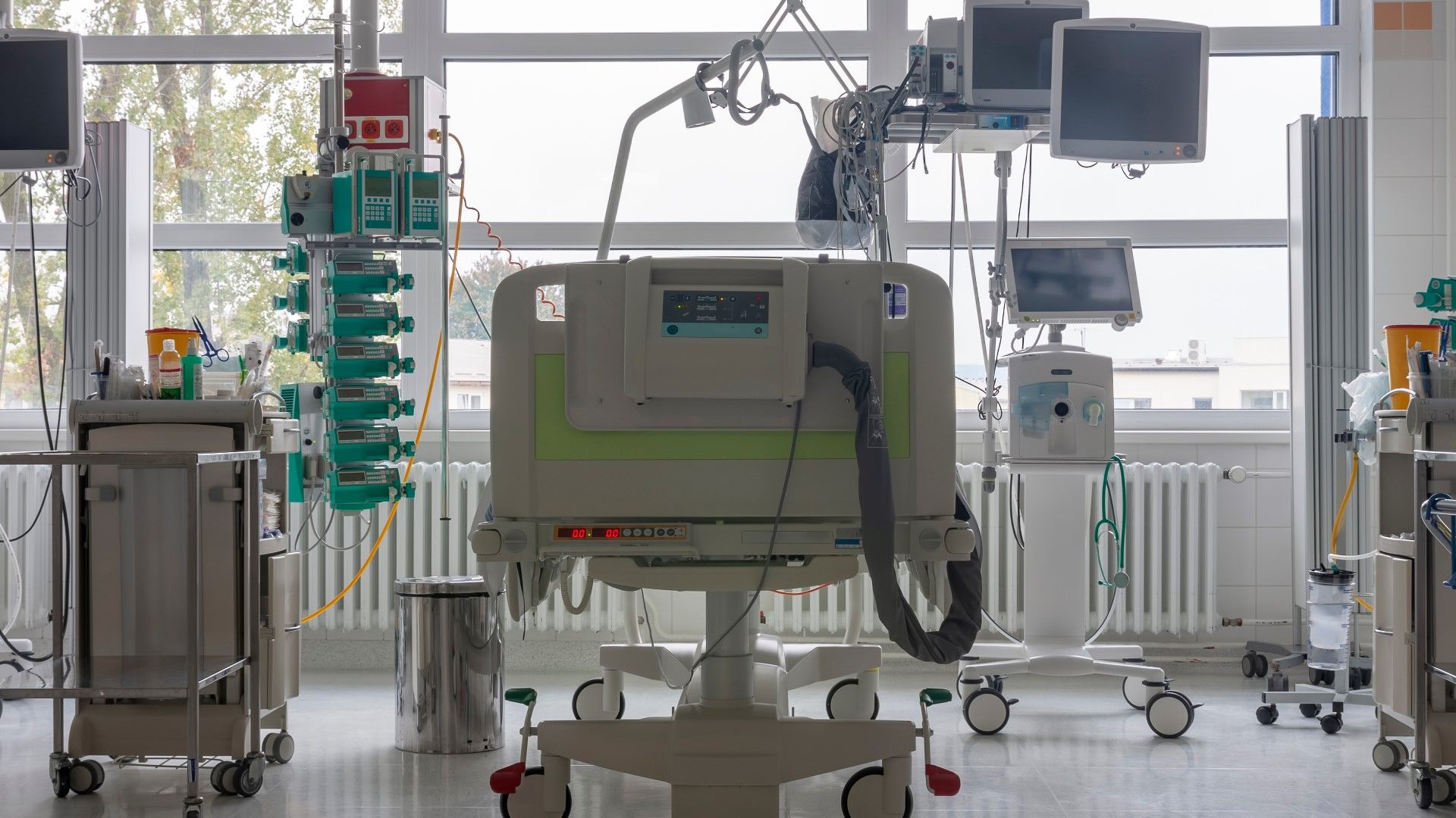 1920x1080 Why ICU bed availability is the trigger for new lockdowns in California