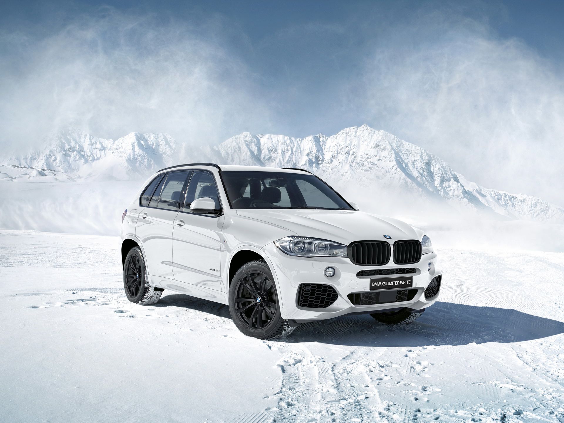 1920x1440 BMW Japan Sends Off Previous X5 With Limited Black And White Editions