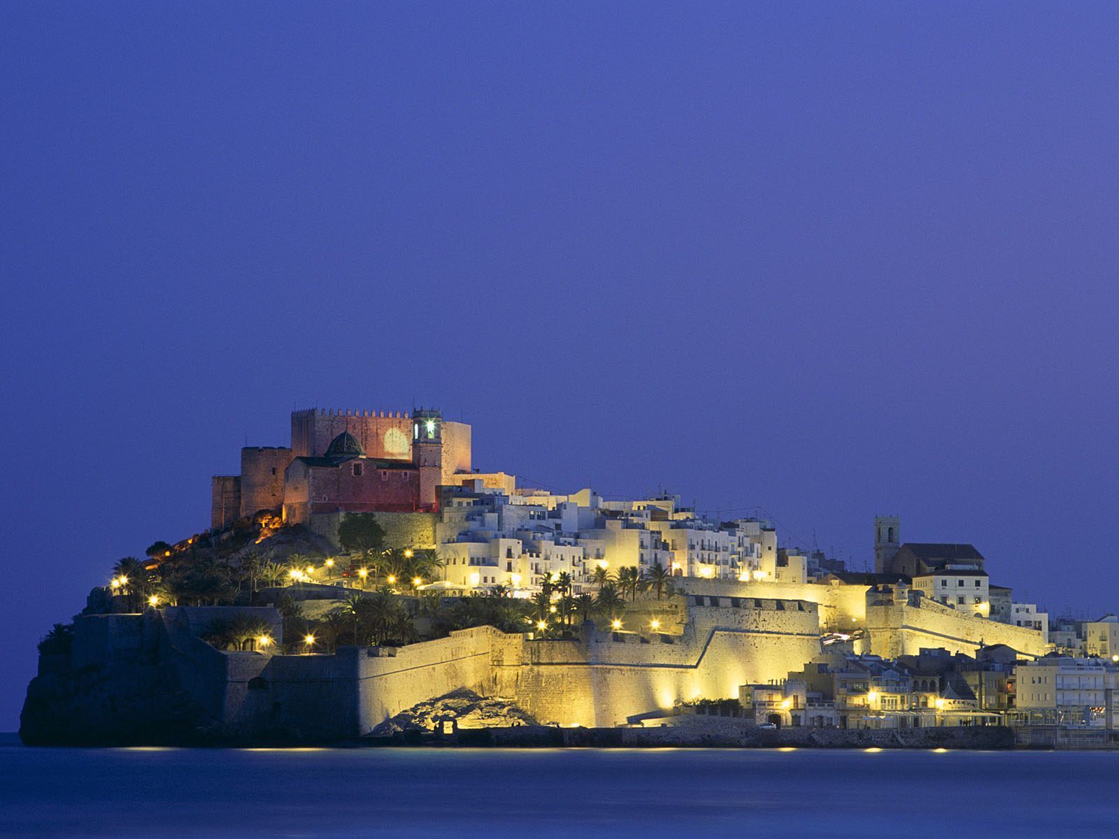 1600x1200 Castellon Spain Wallpaper