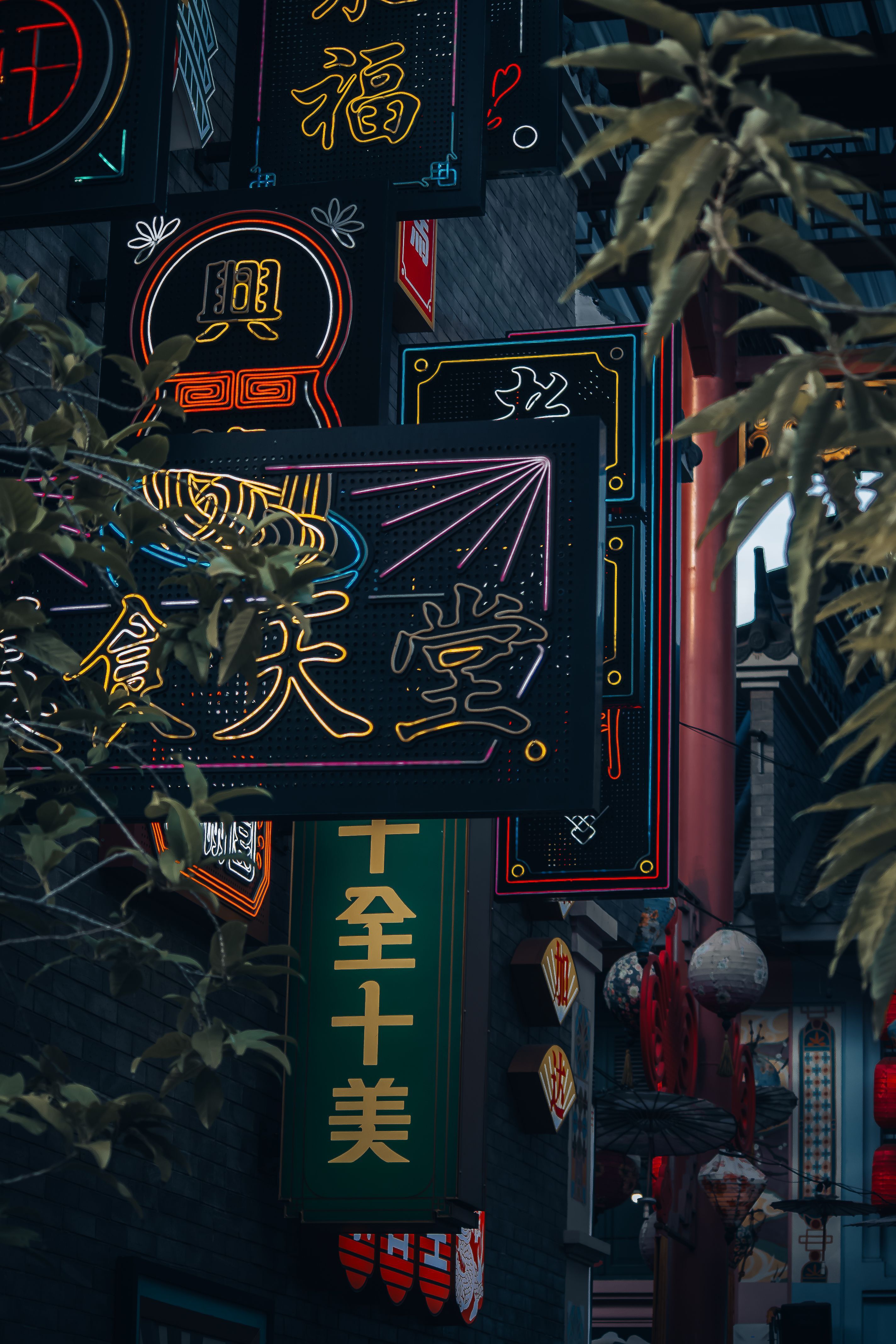 2848x4272 Traditional Chinese Signs in Jakarta's Chinatown · Free