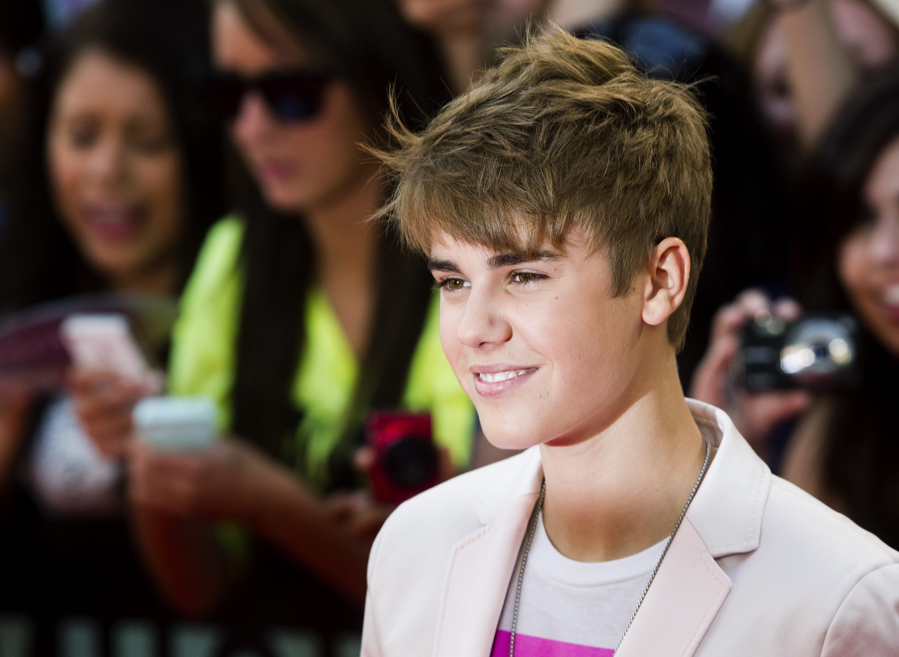 3000x2193 justin bieber, smile, celebrity Wallpaper, HD Man 4K Wallpaper, Image and Background