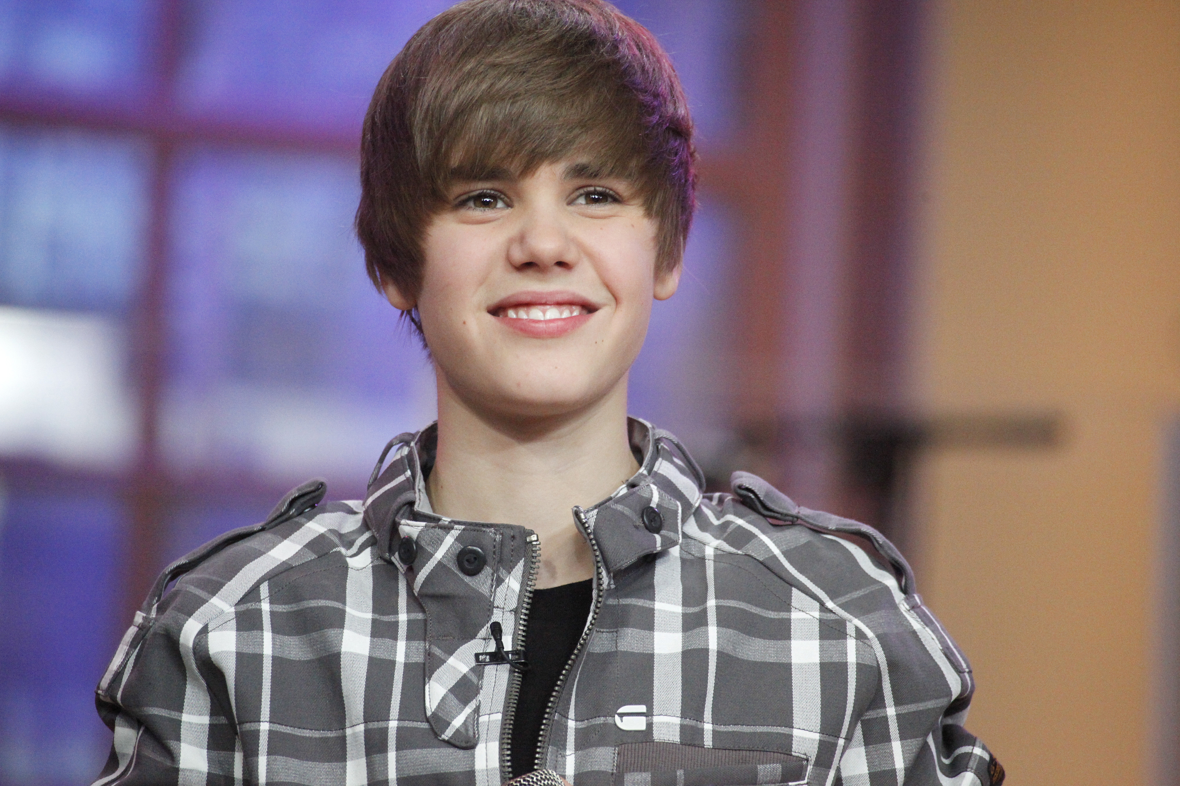 4080x2720 justin bieber, shirt, smile Wallpaper, HD Man 4K Wallpaper, Image and Background