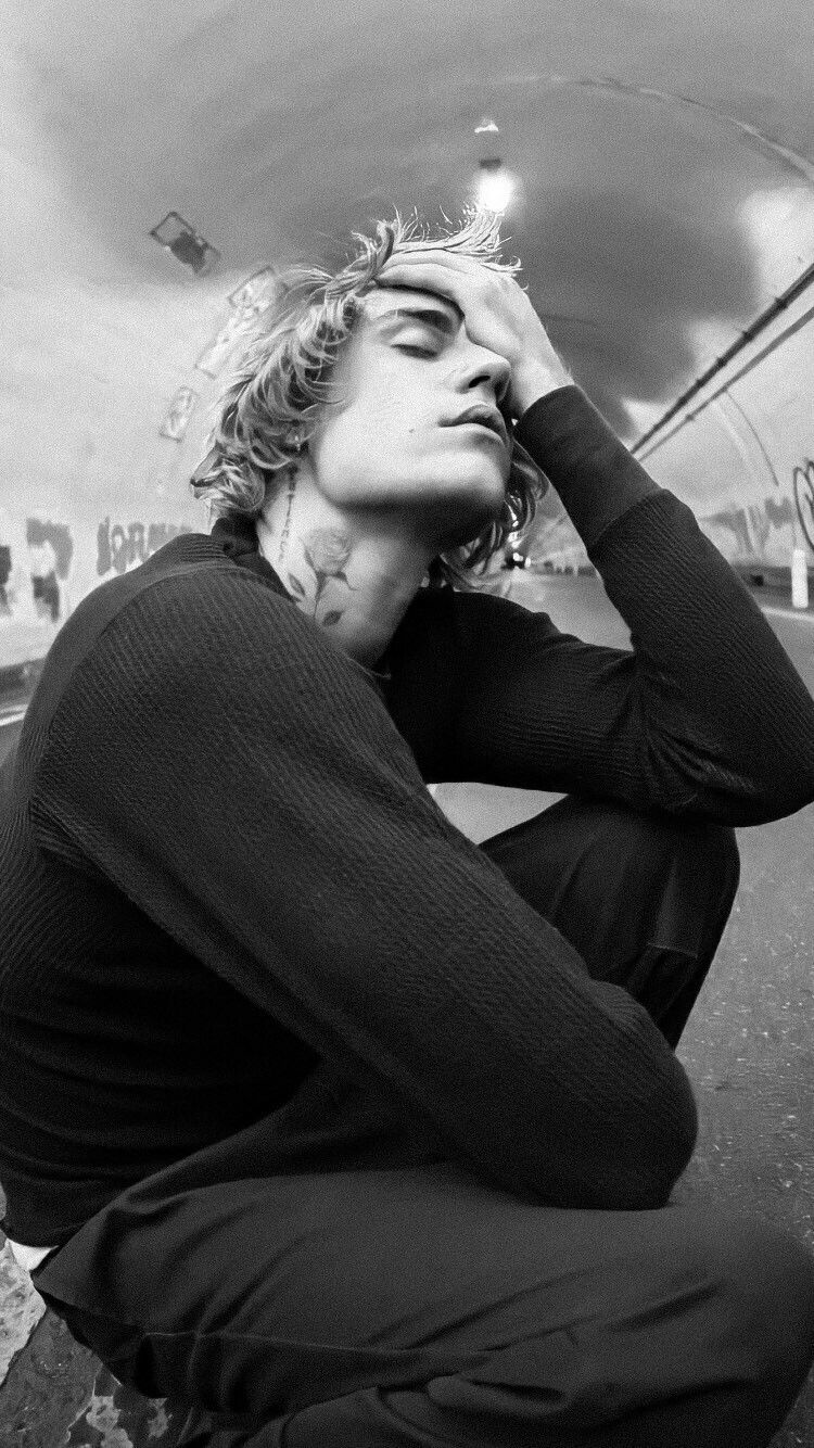 750x1334 Justin Bieber Black And White Wallpaper