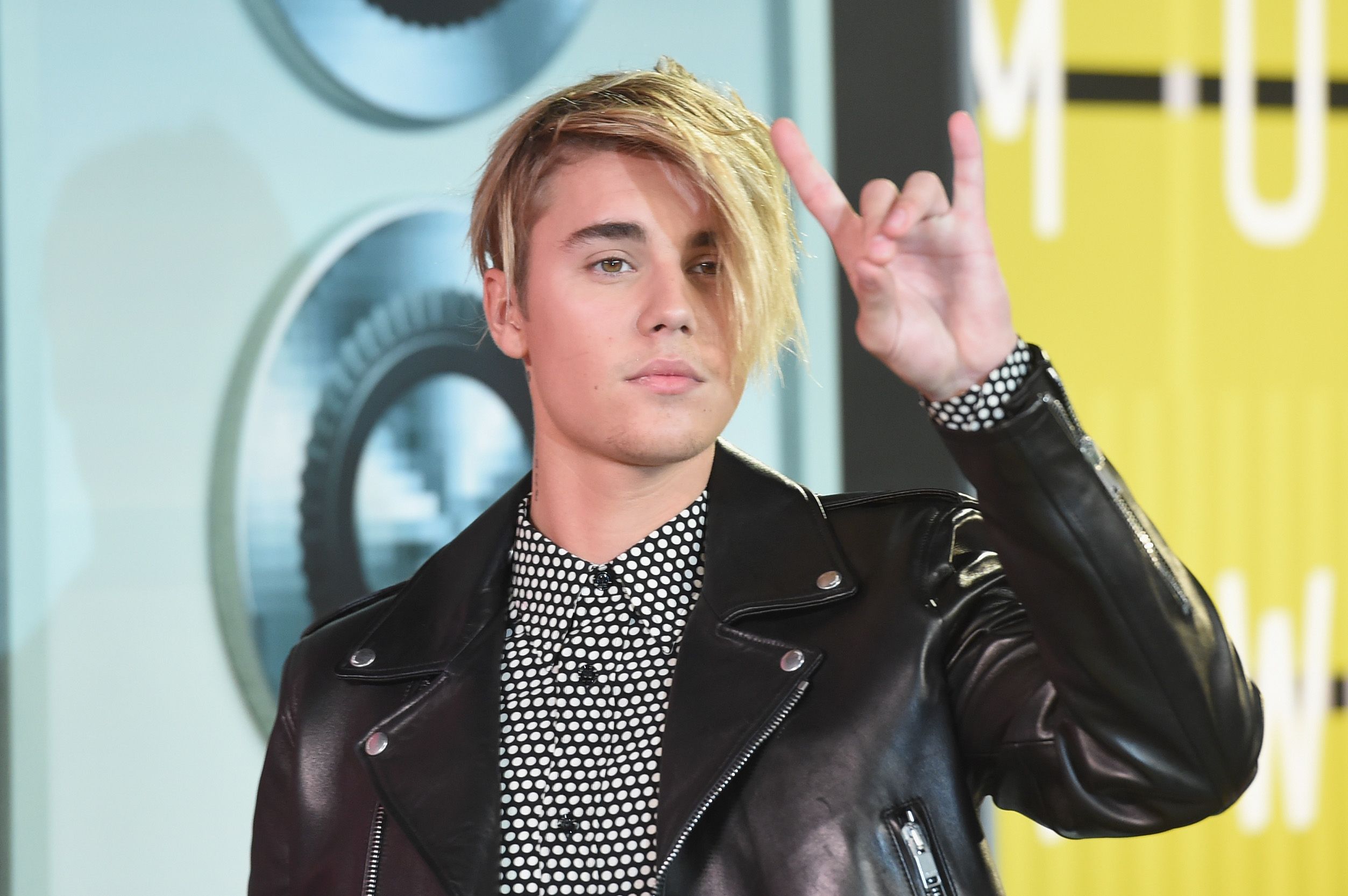 2506x1666 Justin Bieber Marks VMA Comeback With High Flying Performance