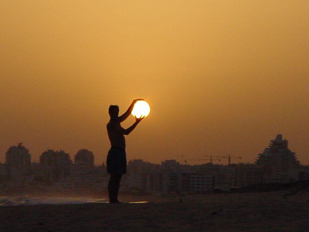 1024x768 Carry The Sun