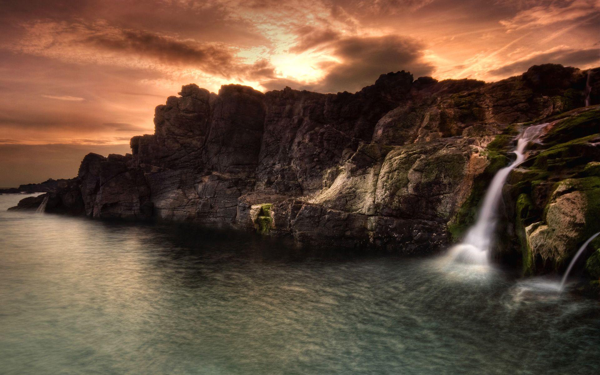 1920x1200 Waterfall mountains wallpaper