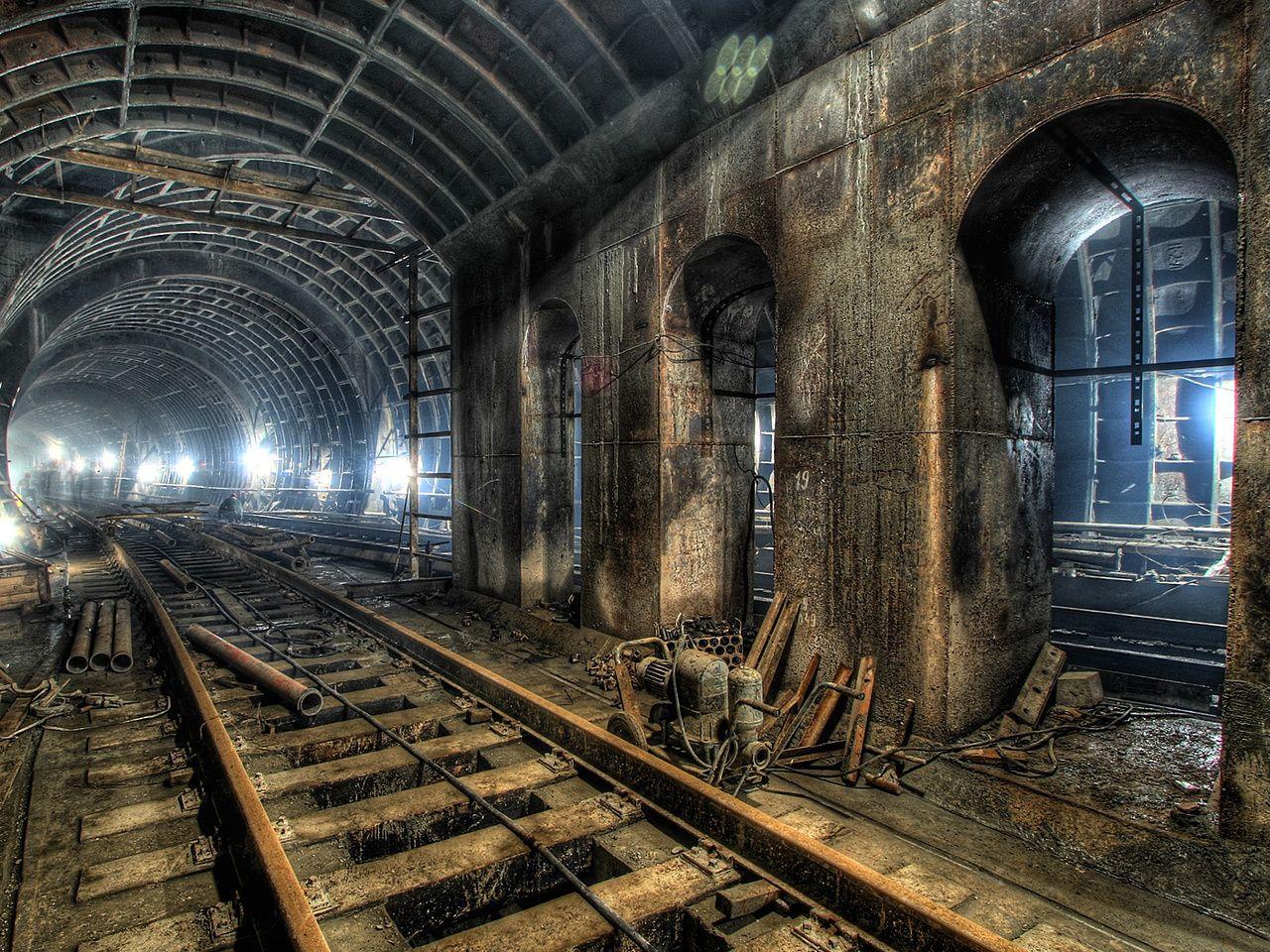 1280x960 Scary Metro Railways HD Wallpaper. Windows 8 HD Wallpaper
