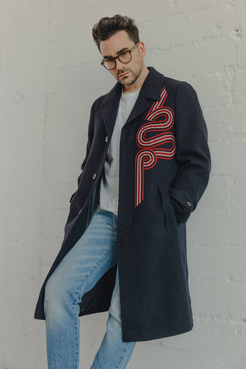 853x1280 Dan Levy wallpaper