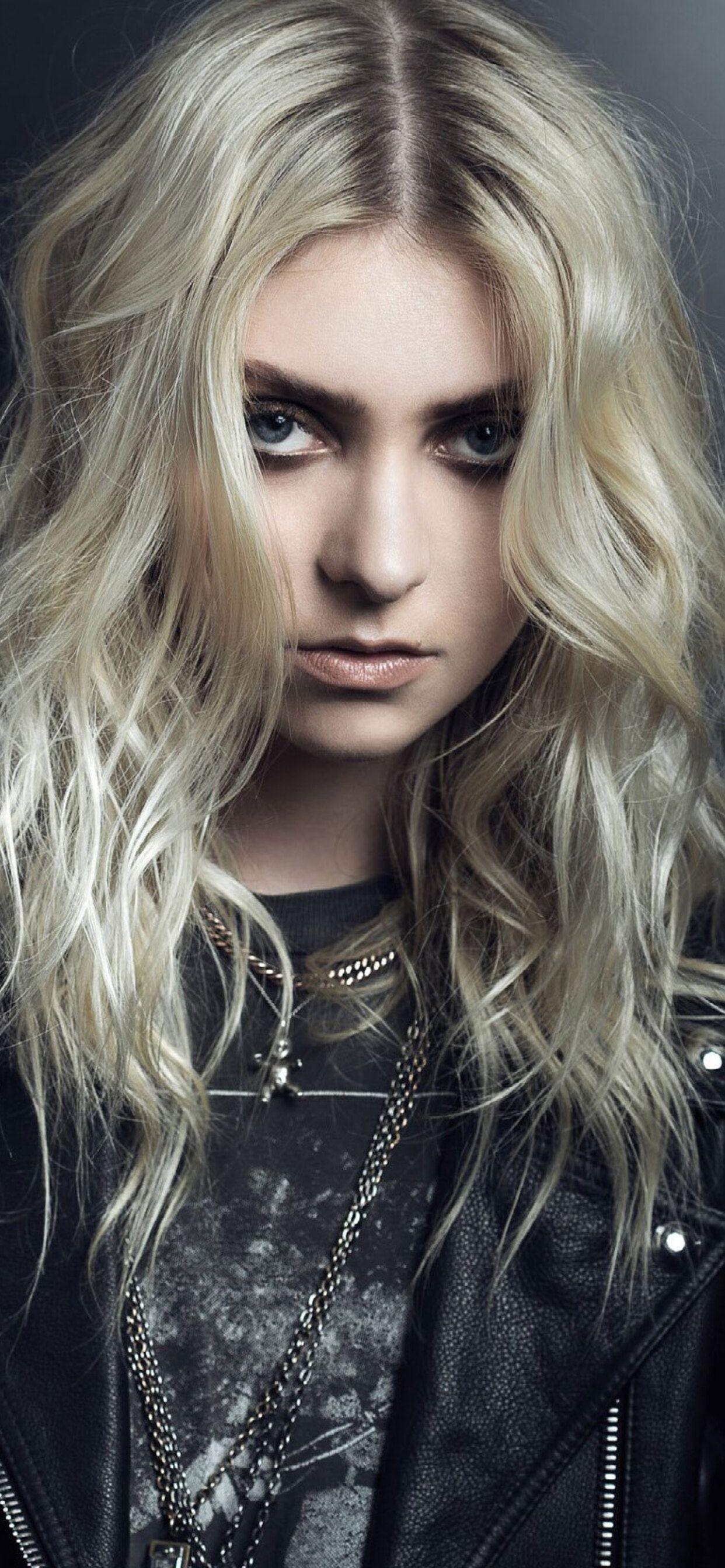 1242x2688 Taylor Momsen iPhone XS MAX HD 4k Wallpaper, Image, Background, Photo and Picture