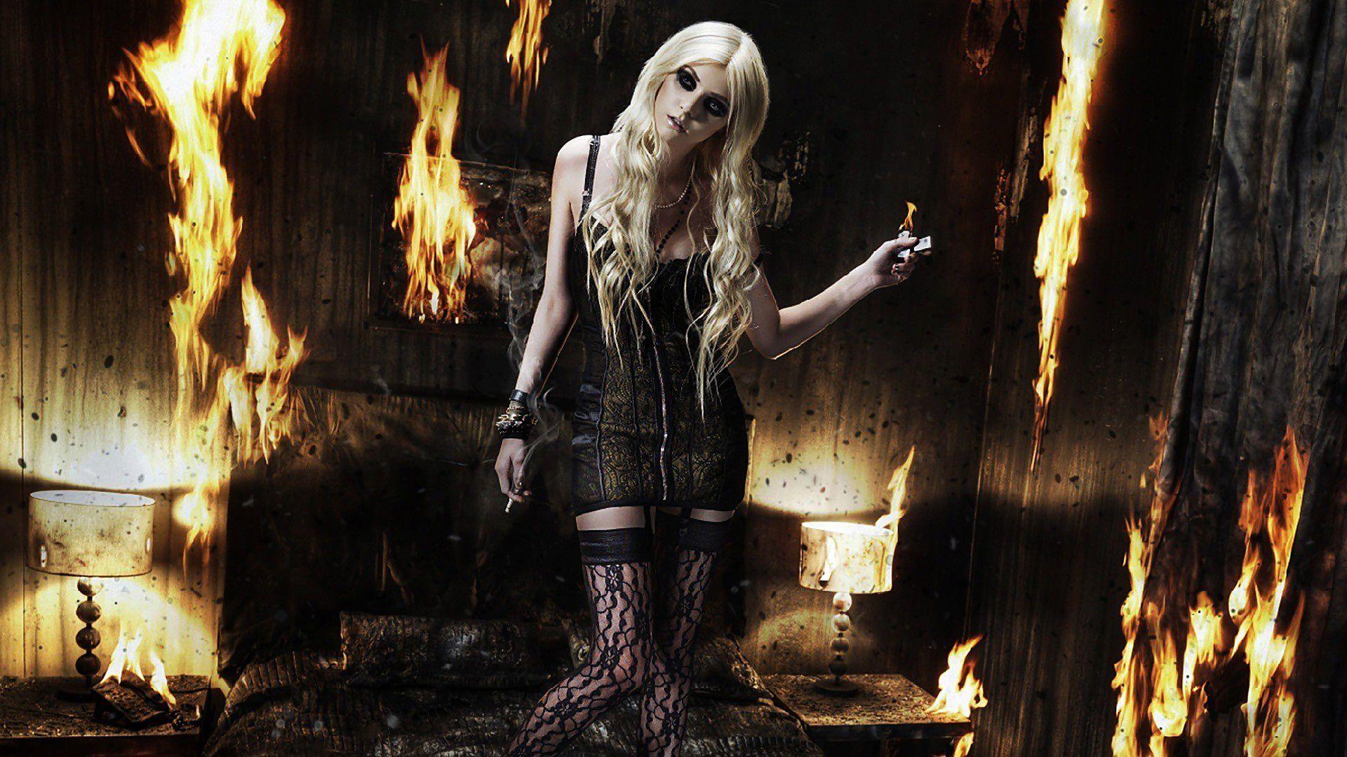 Taylor Momsen Wallpapers - Top Free Taylor Momsen Backgrounds ...