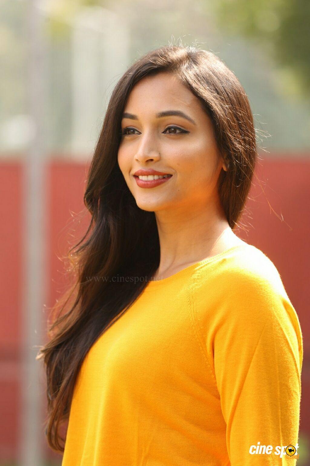 1024x1536 Srinidhi Shetty at KGF Movie Success Meet (33)