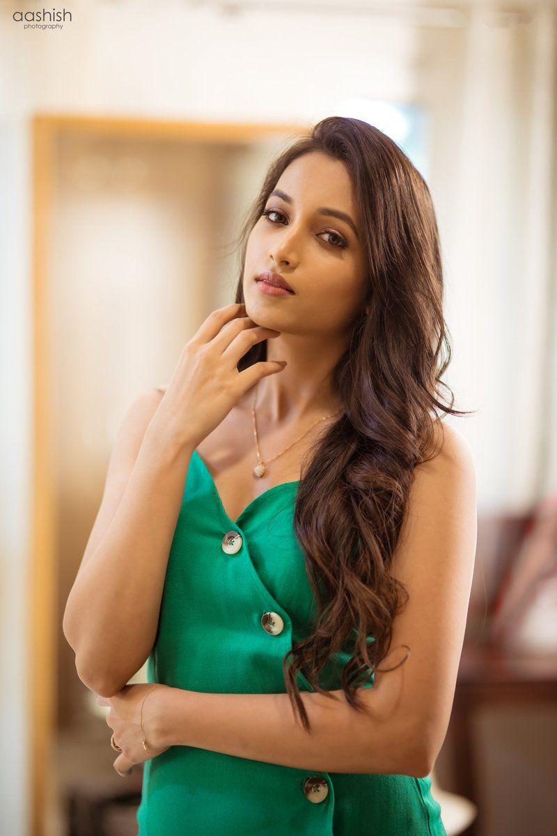 800x1200 Srinidhi Shetty