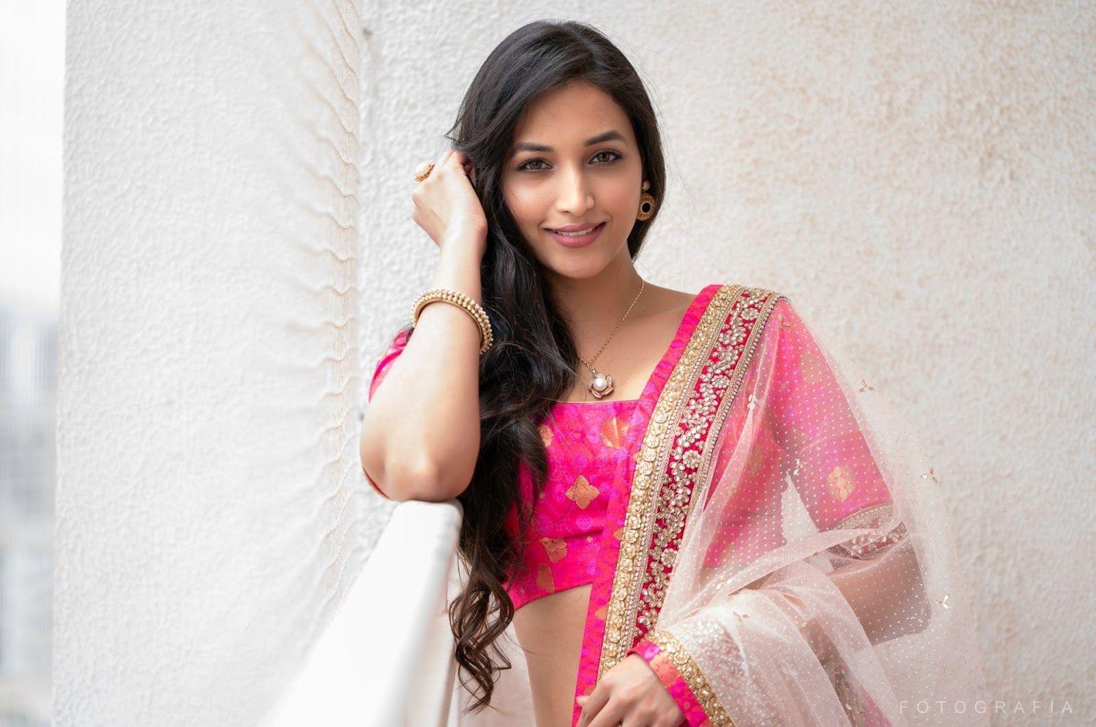 1600x1062 Heroine Srinidhi Shetty Beautiful Photo