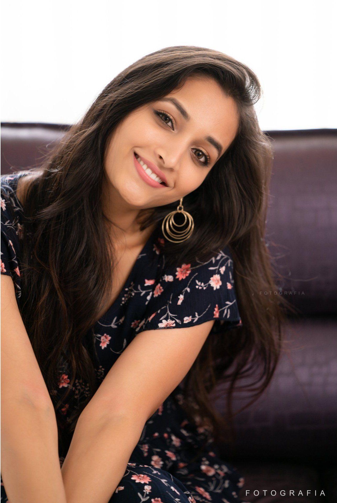 1287x1920 KGF Heroine Srinidhi Shetty Latest Stills. Bollywood actress hot photo, Hollywood actress pics, Hollywood actress photo