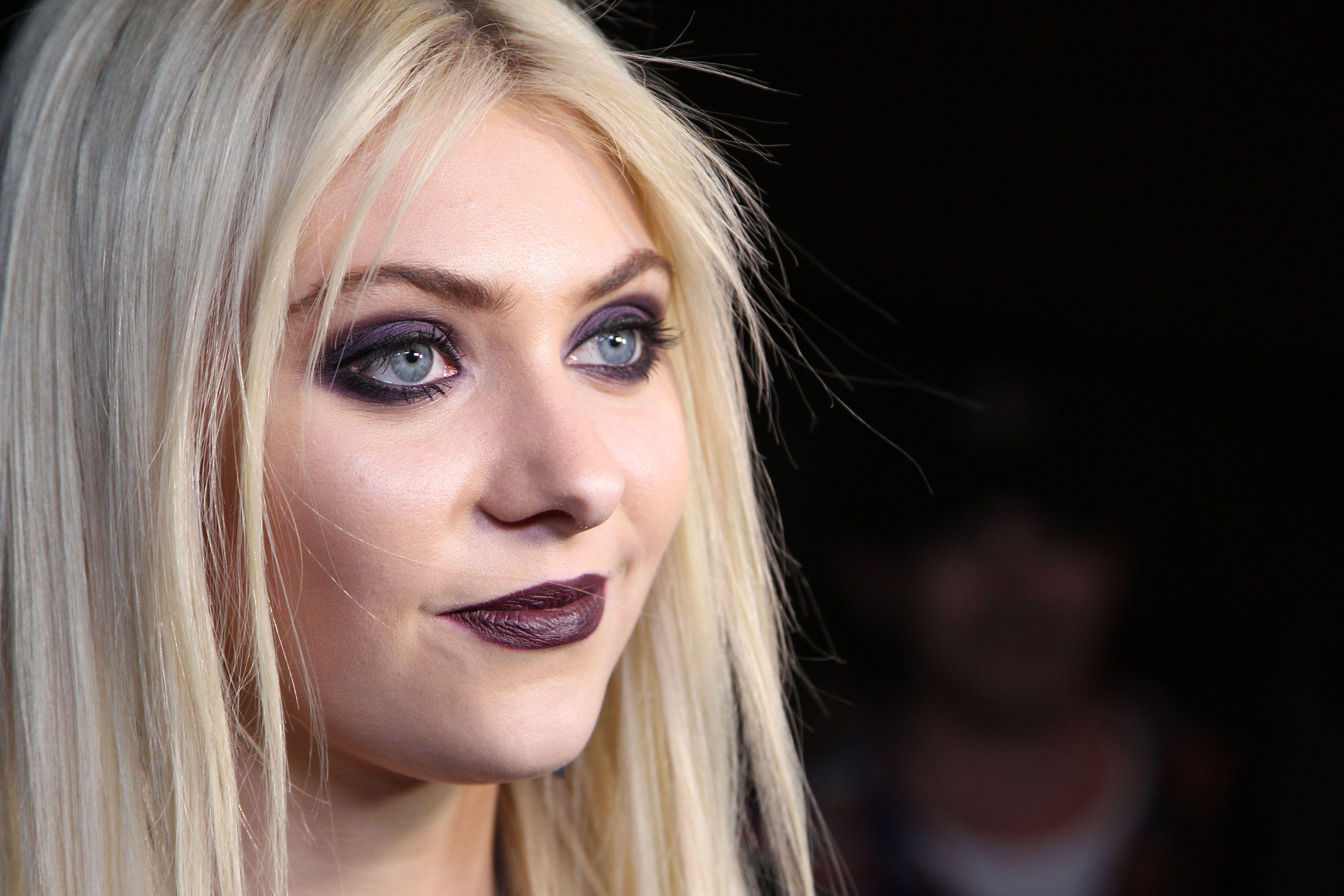 3600x2400 Taylor Momsen Makeup Widescreen Wallpaper 54746 3600x2400px