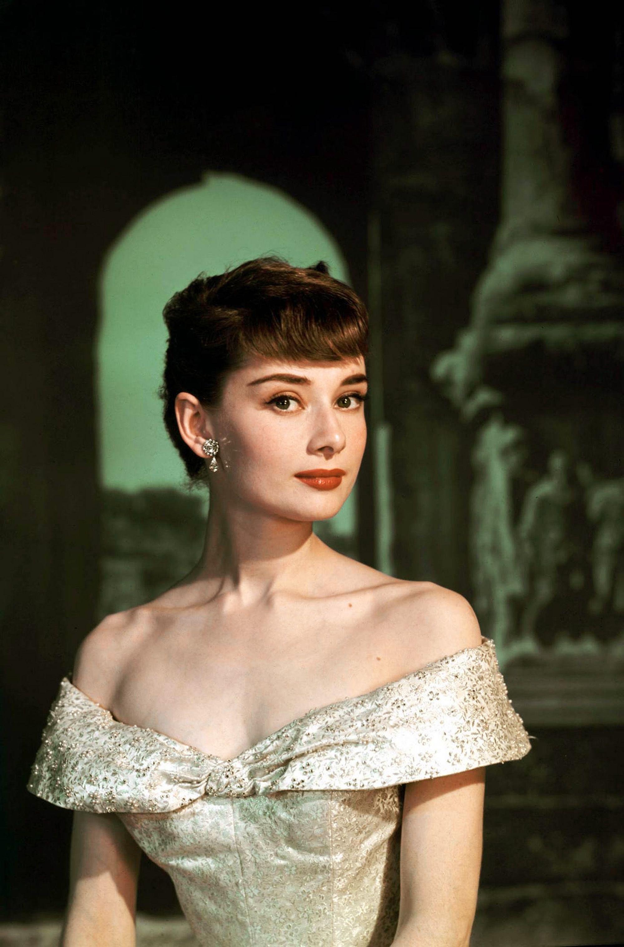 2000x3037 Audrey Hepburn, Roman Holiday (1953) starring Gregory Peck