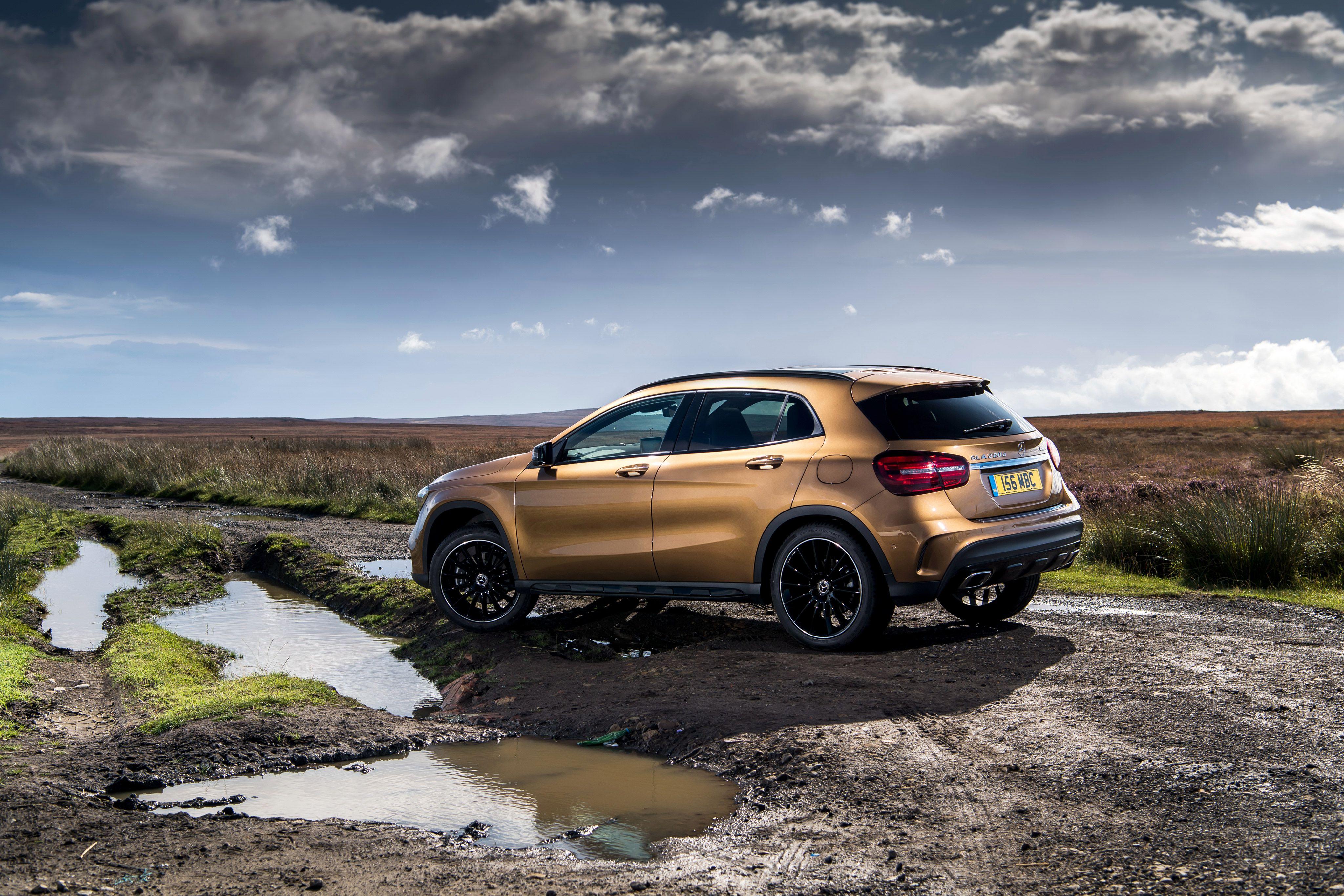 4096x2731 Mercedes Benz GLA 220 D 4MATIC AMG Line 2017 4k, HD Cars, 4k Wallpaper, Image, Background, Photo and Picture