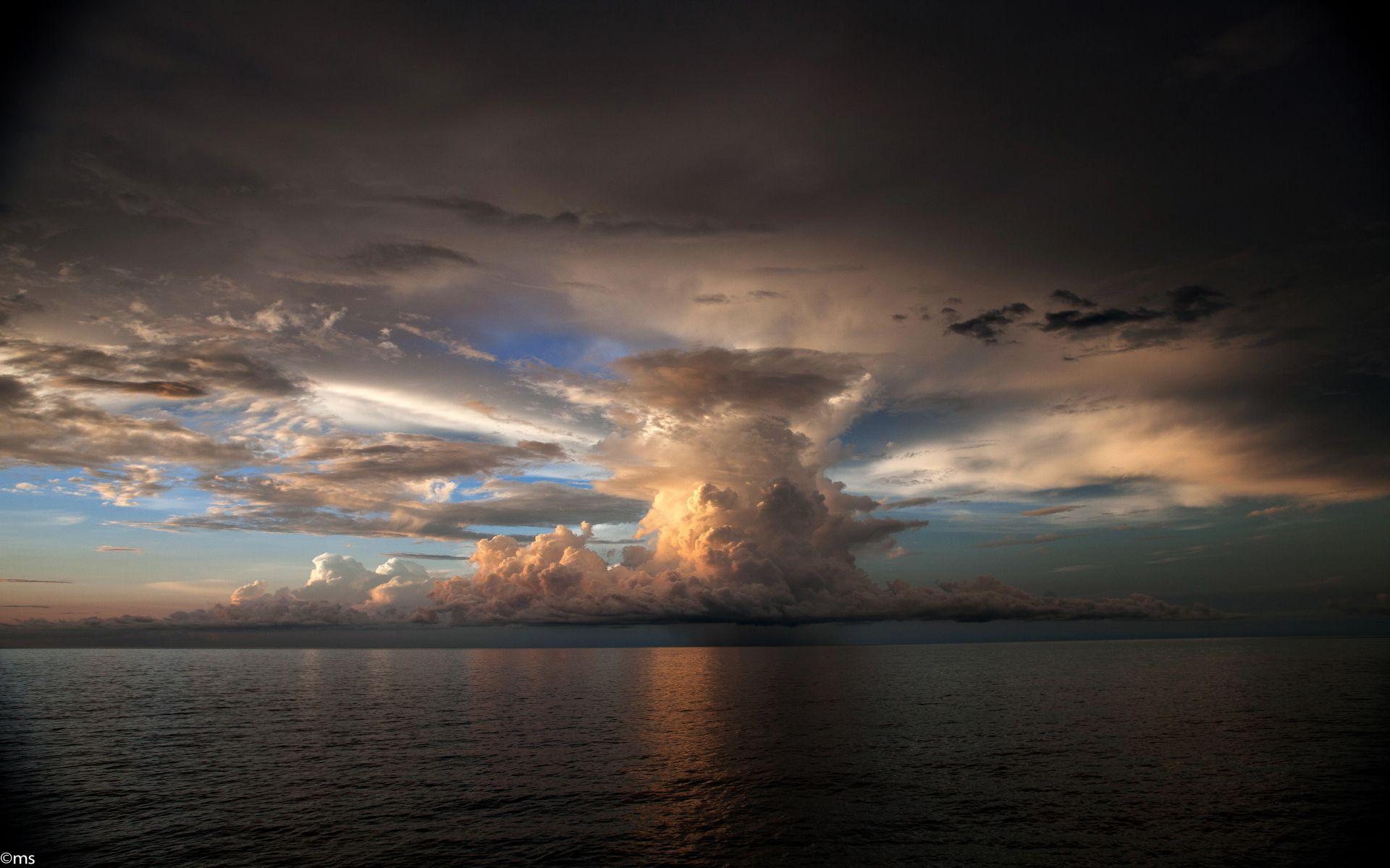 1920x1200 Storm cloud