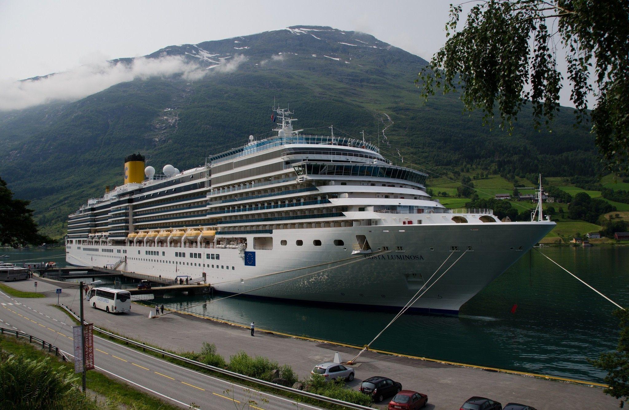 2048x1336 Cruise Ship Wallpaper, Picture, Image