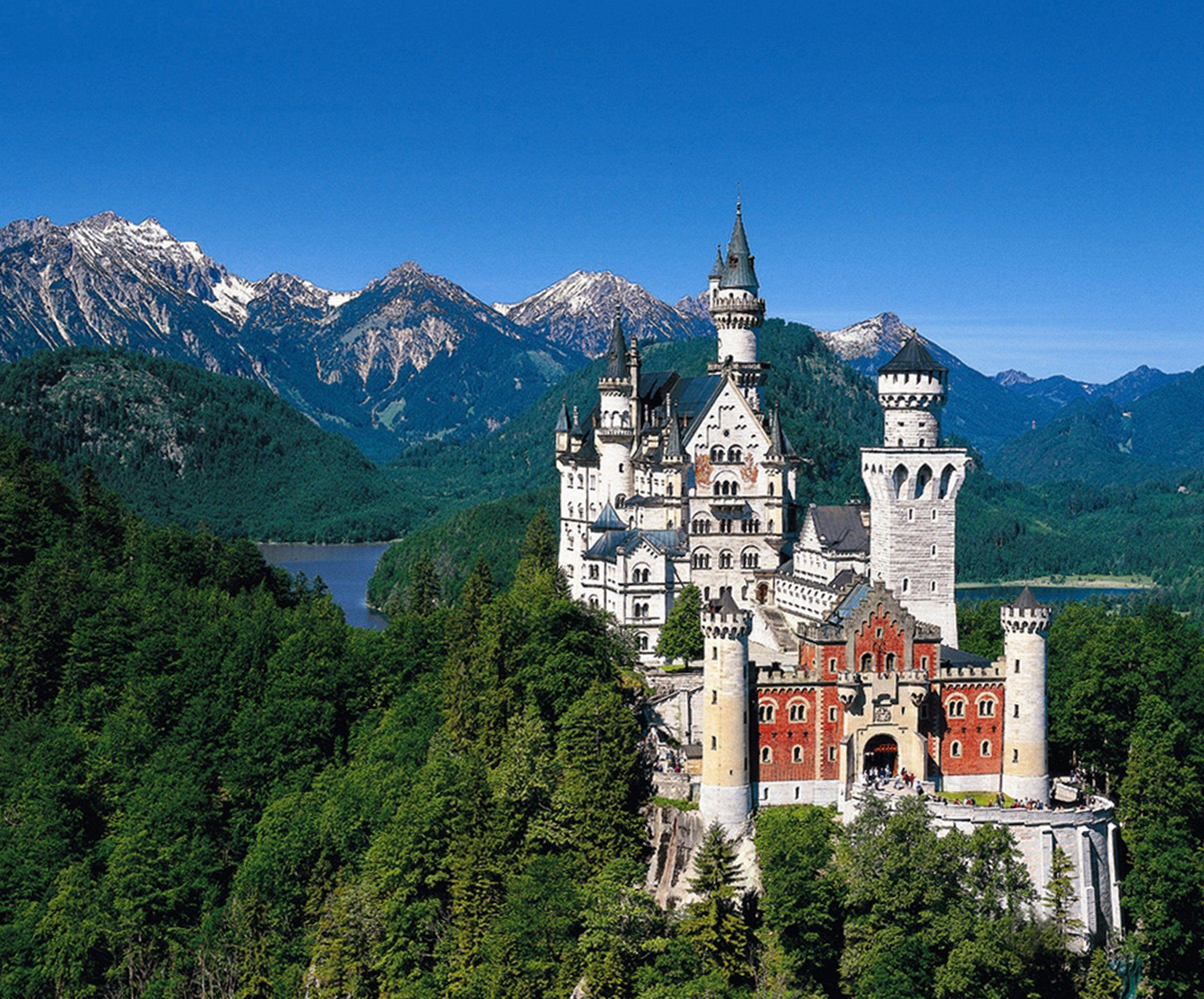 Какие достопримечательности есть в германии. Нойшванштайн Бавария. Замок Людвига 2 Нойшванштайн. Замок Нойшванштайн, Фюссен. Достопримечательности Германии Нойшванштайн.