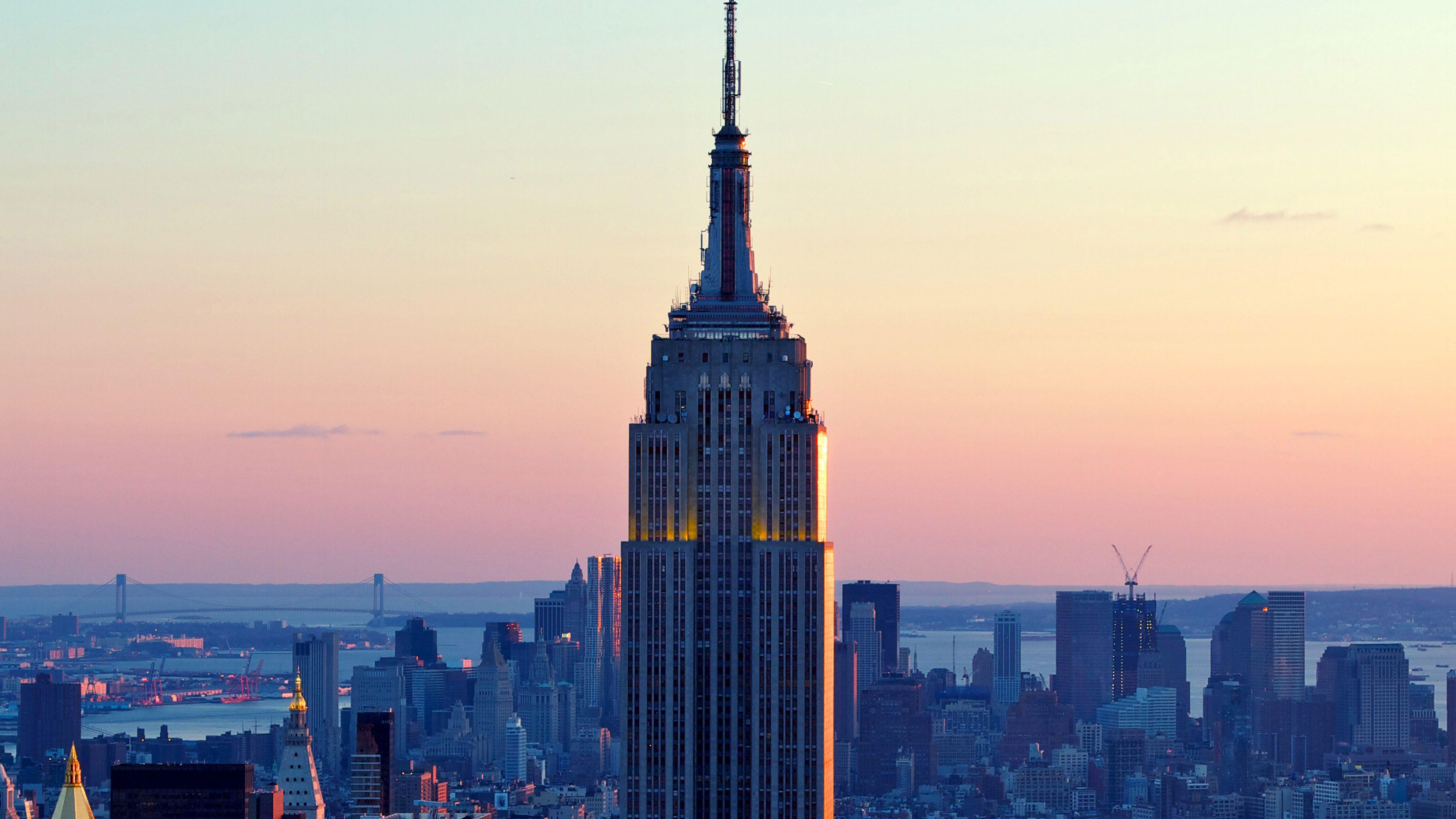 3840x2160 Dusk Red New York Skyline City Wallpaper