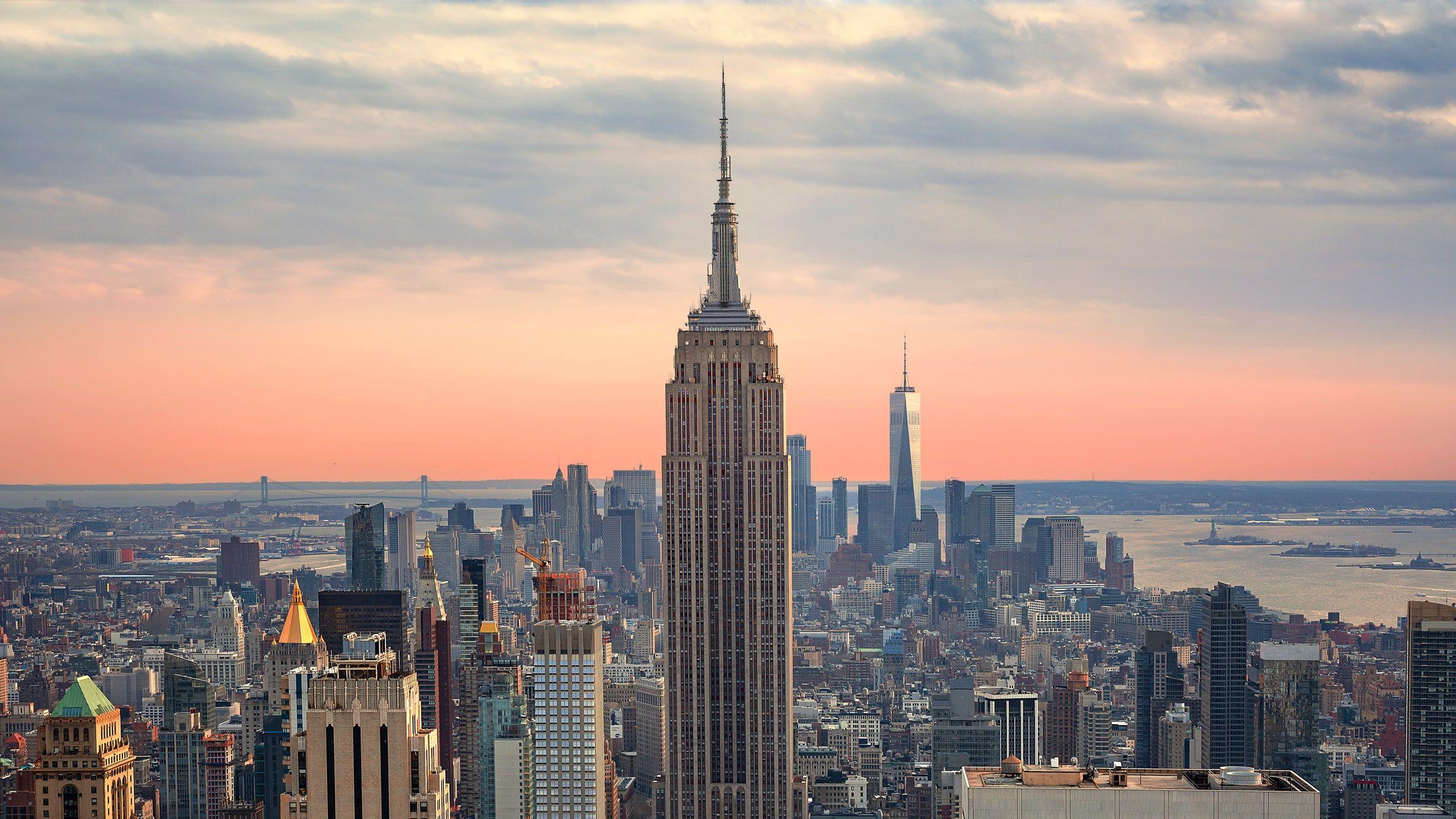 2560x1440 New York City Isn't Banning Glass Skyscrapers After All