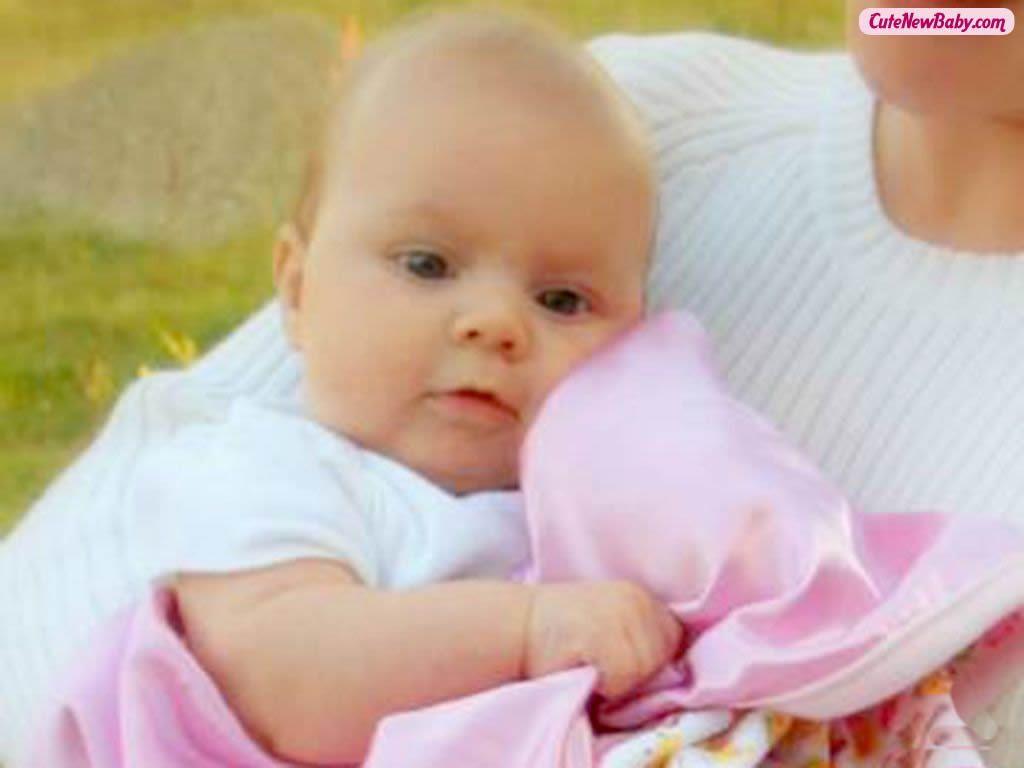 1024x768 Sweet Baby Angel Wallpaper