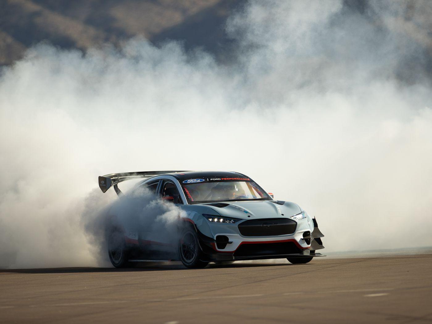 1400x1050 Ford Made A Ludicrous 400 Horsepower Electric Mustang Mach E