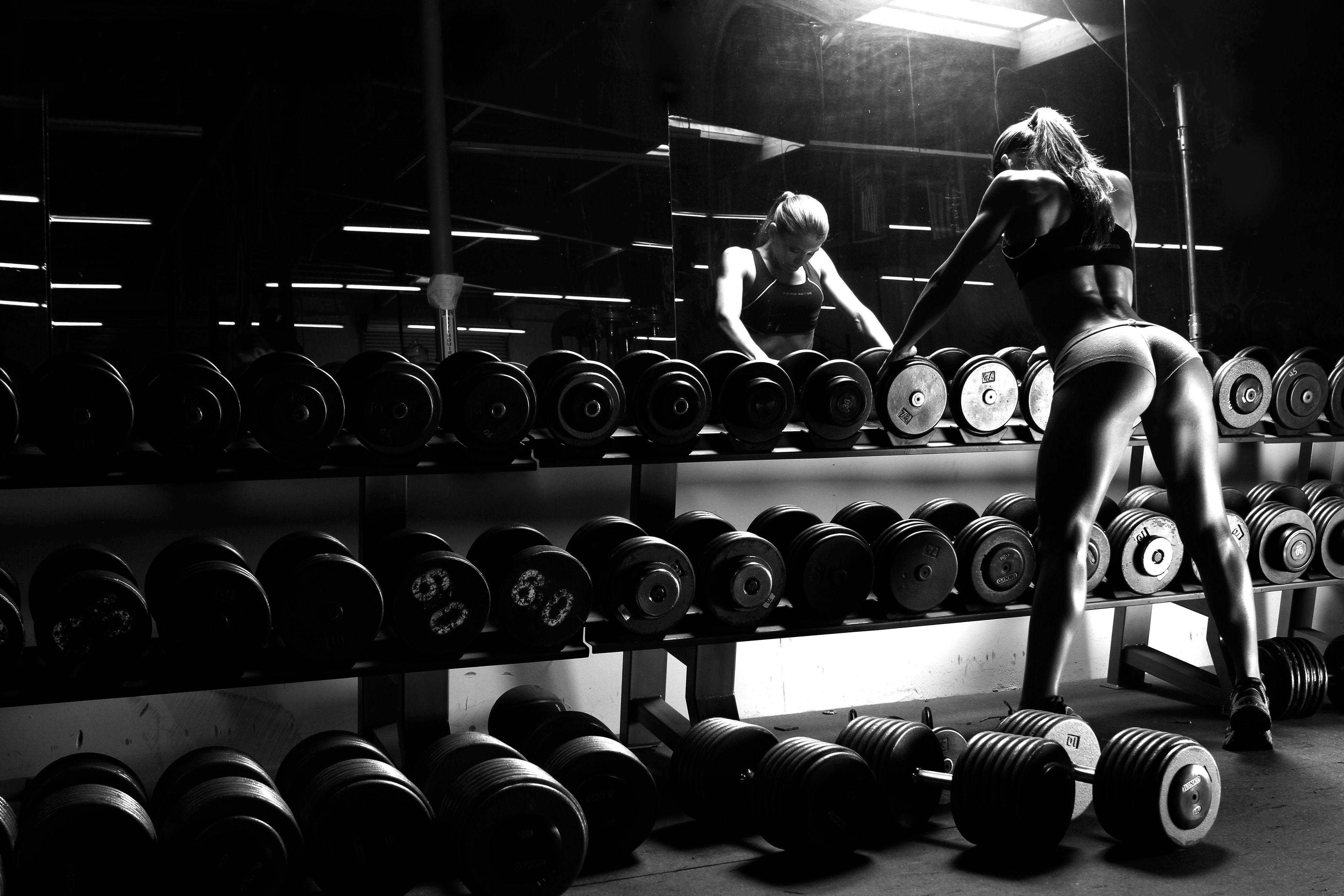 4200x2800 Gym Black 4k Wallpaper