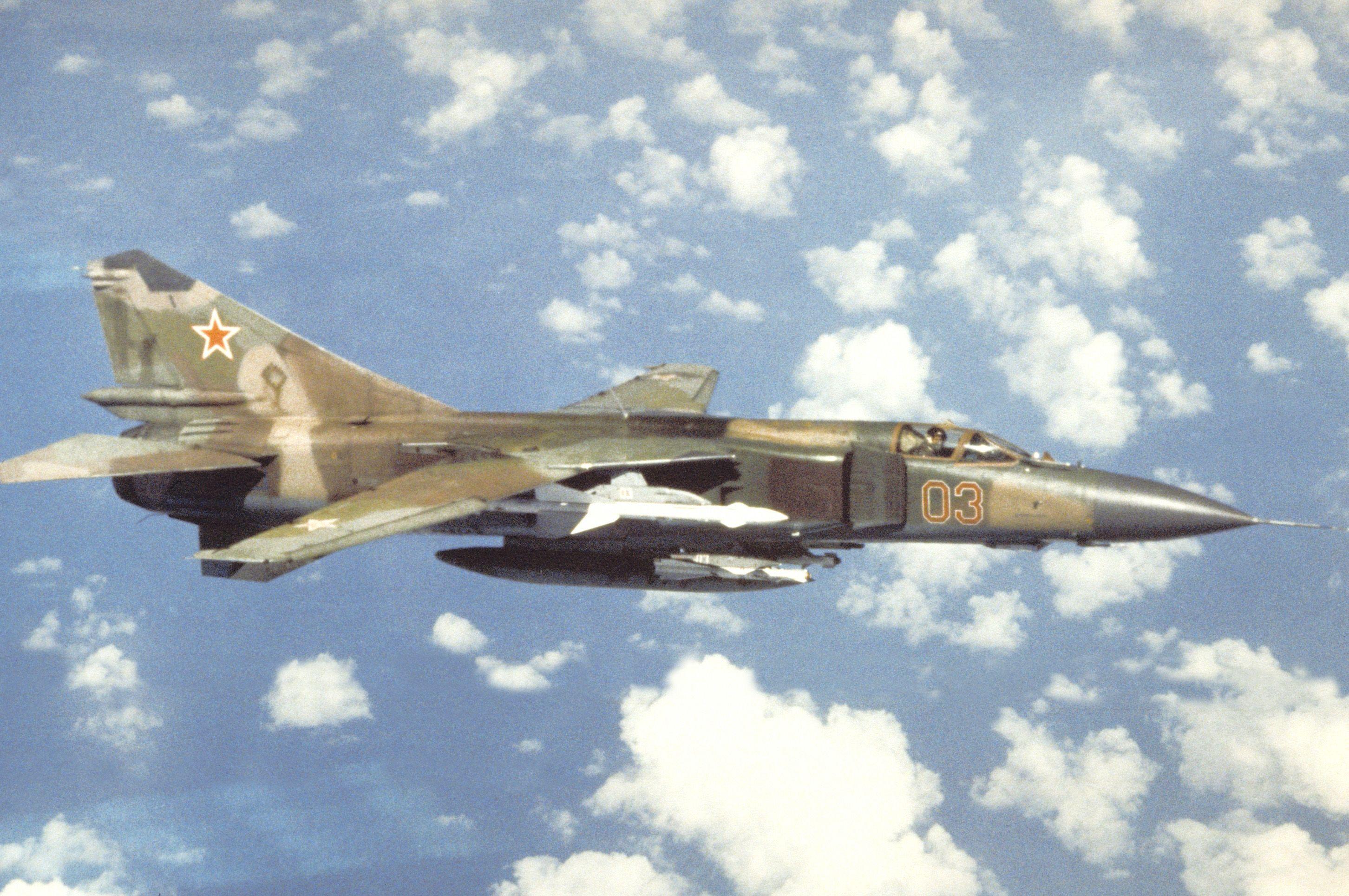 2904x1928 Mikoyan Gurevich MiG 23