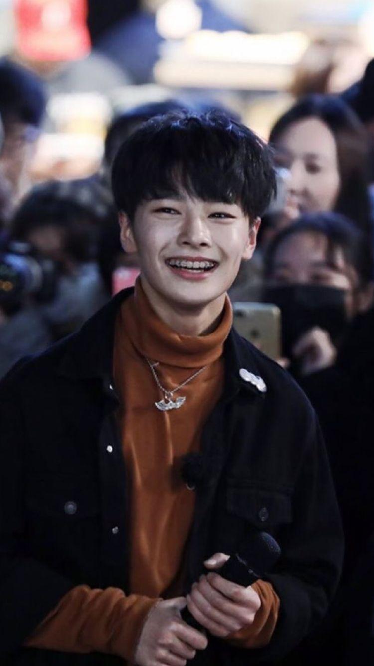 750x1334 Yang Jeong In. WALLPAPER. Kids Picture, Stray, Kids