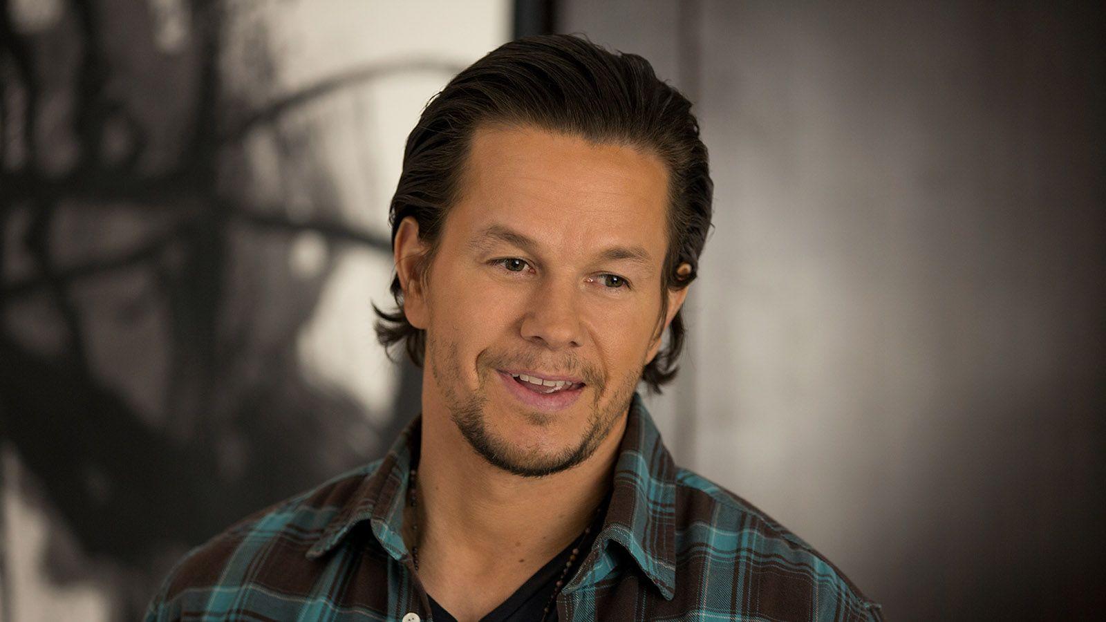 1600x900 Daddys Home Mark Wahlberg Desktop Wallpaper 1035 1600x900 px